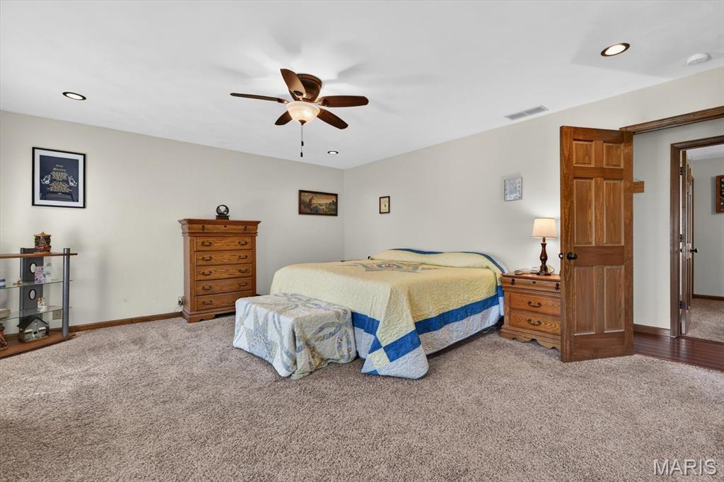 104 Meadowbruck Lane