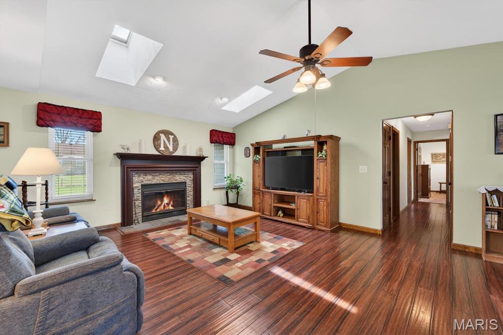 104 Meadowbruck Lane