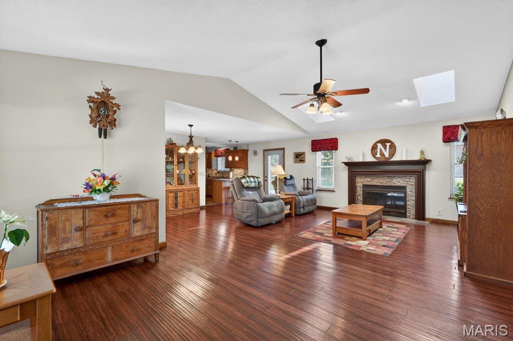 104 Meadowbruck Lane