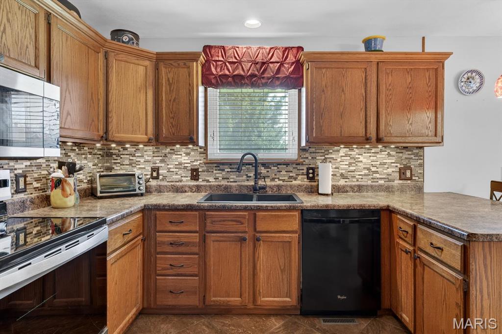 104 Meadowbruck Lane