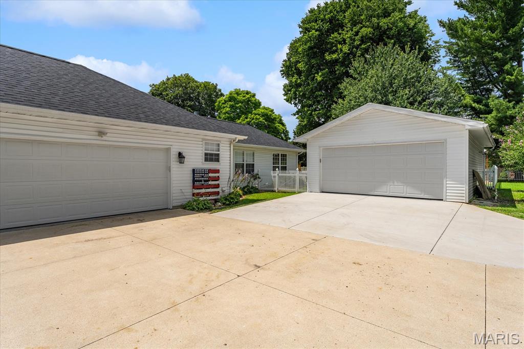 2 Grandbrook Boulevard