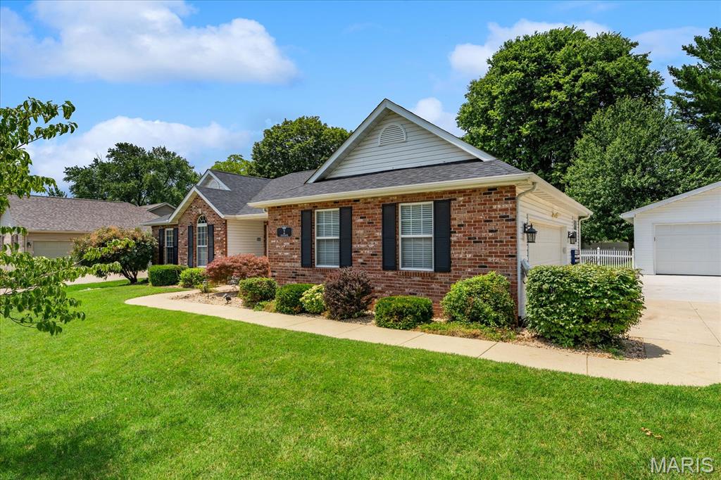 2 Grandbrook Boulevard