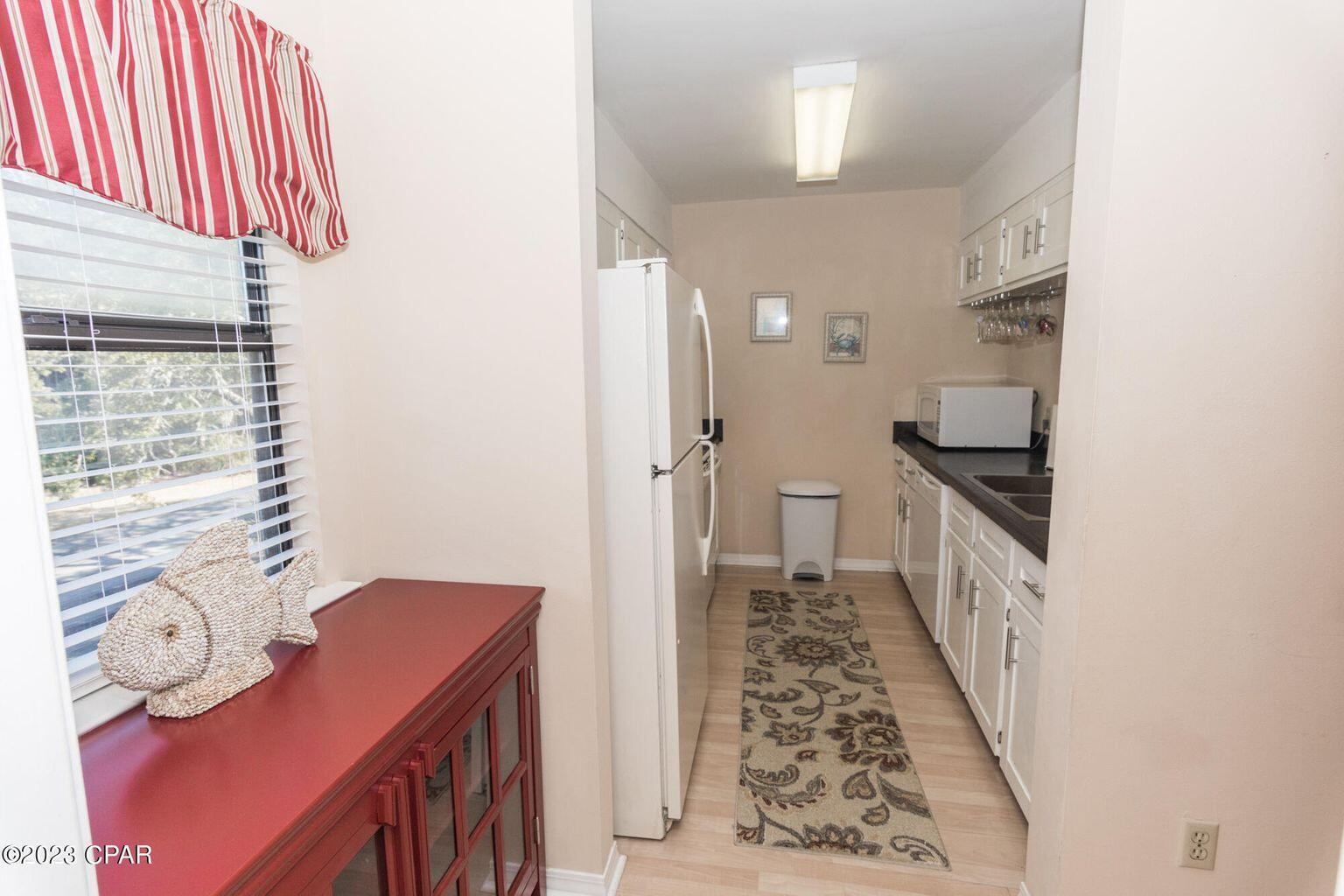 100 N Myrtle Drive, 115