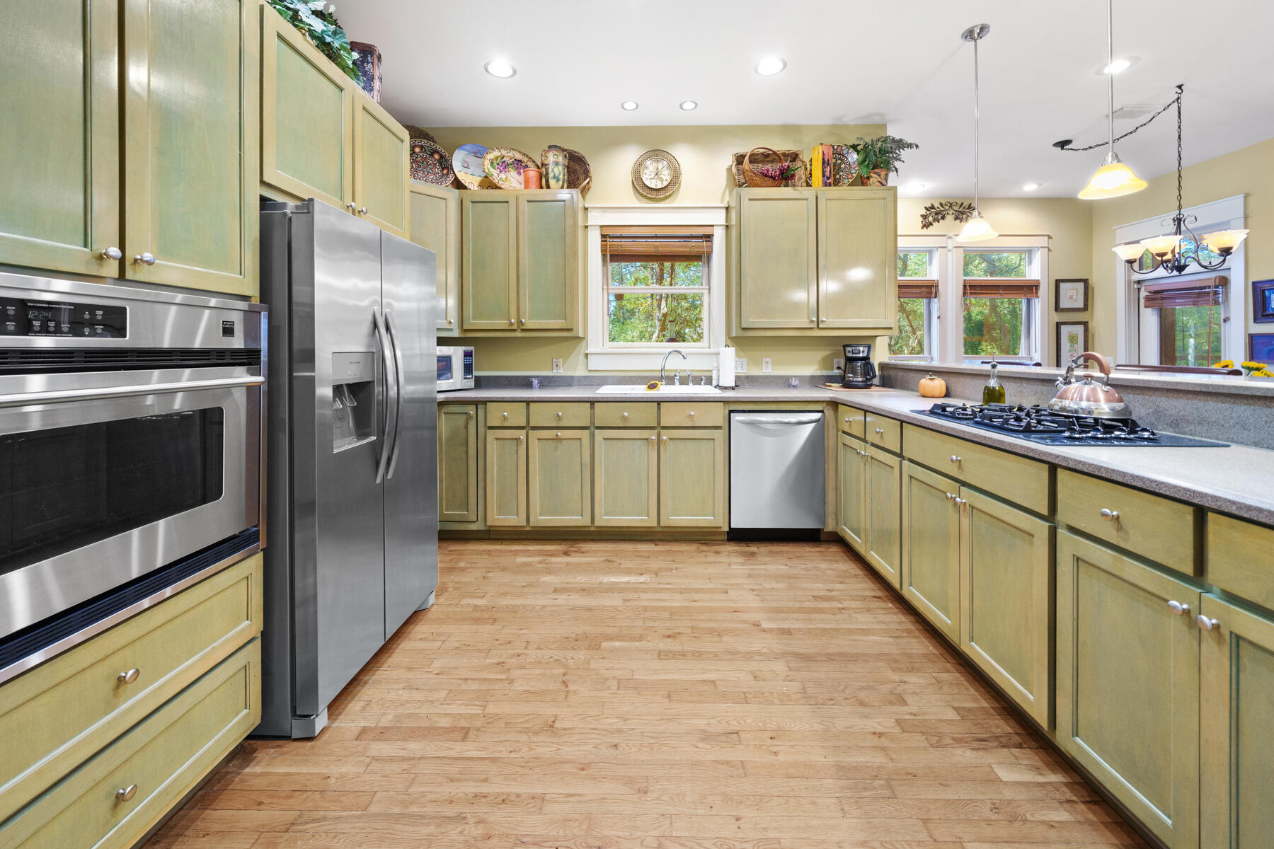813 N Walton Lakeshore Drive