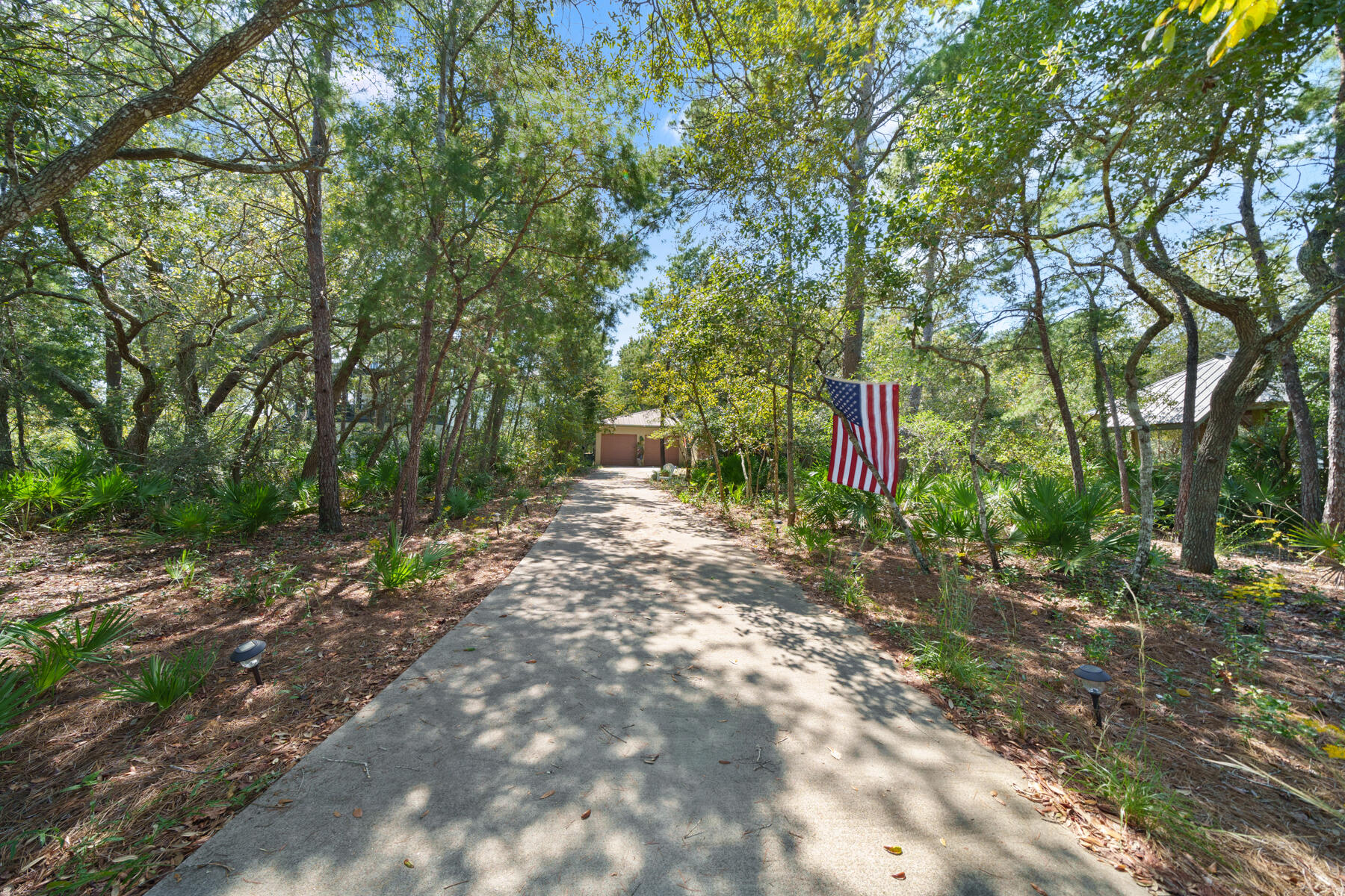 813 N Walton Lakeshore Drive