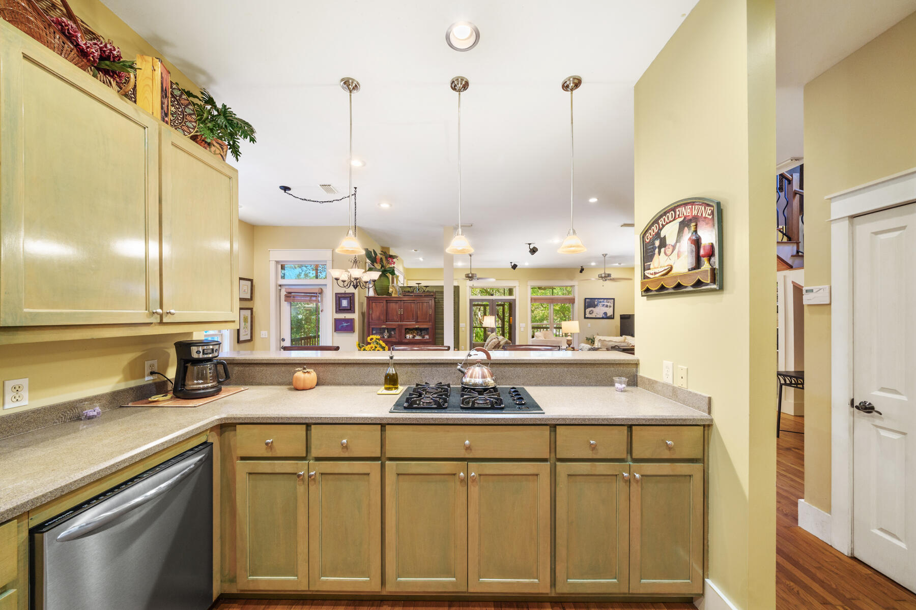813 N Walton Lakeshore Drive