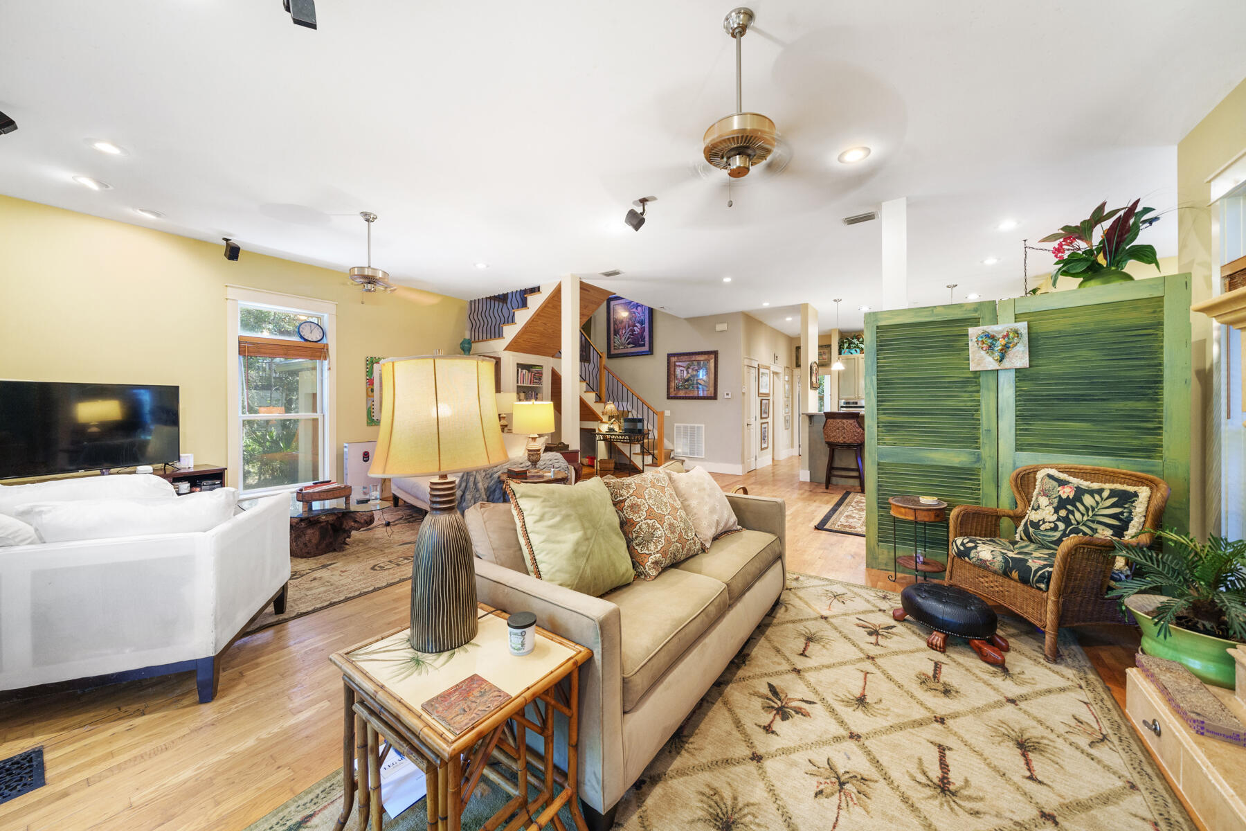 813 N Walton Lakeshore Drive