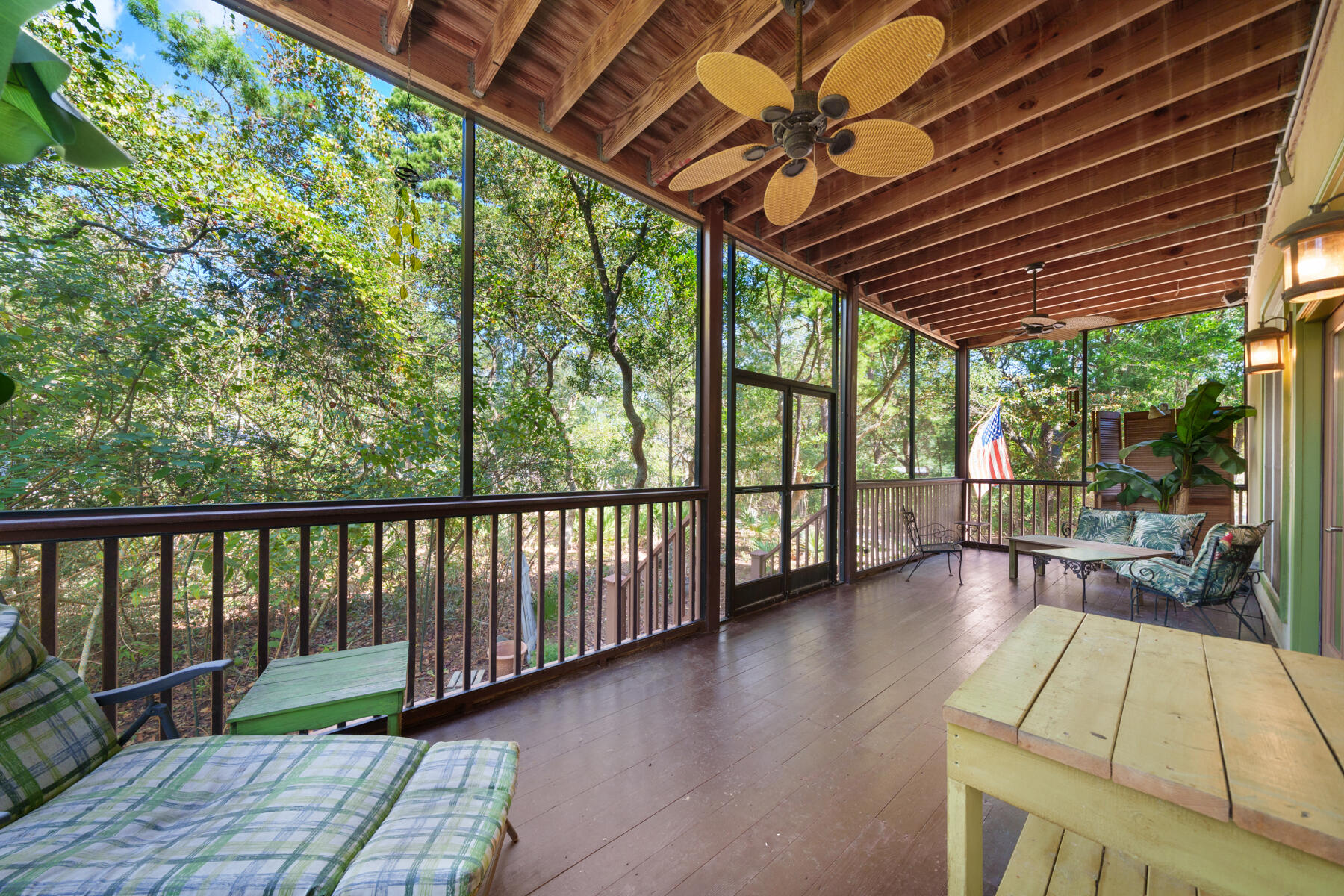 813 N Walton Lakeshore Drive