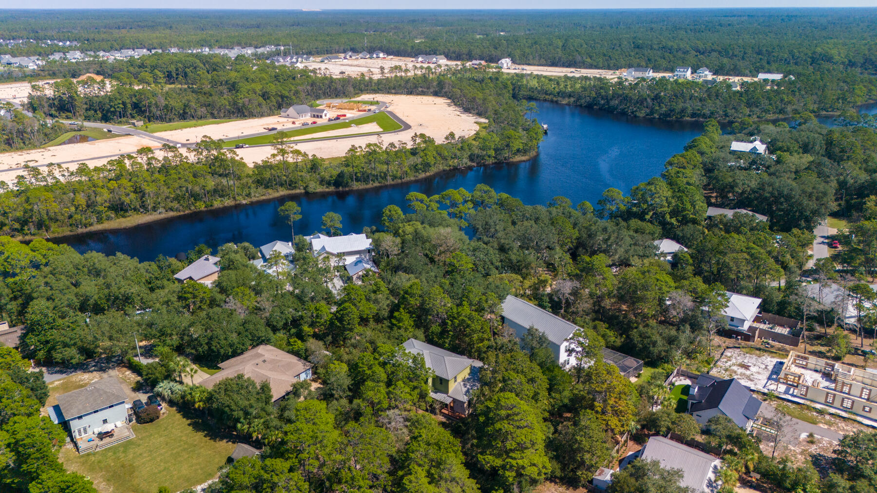 813 N Walton Lakeshore Drive