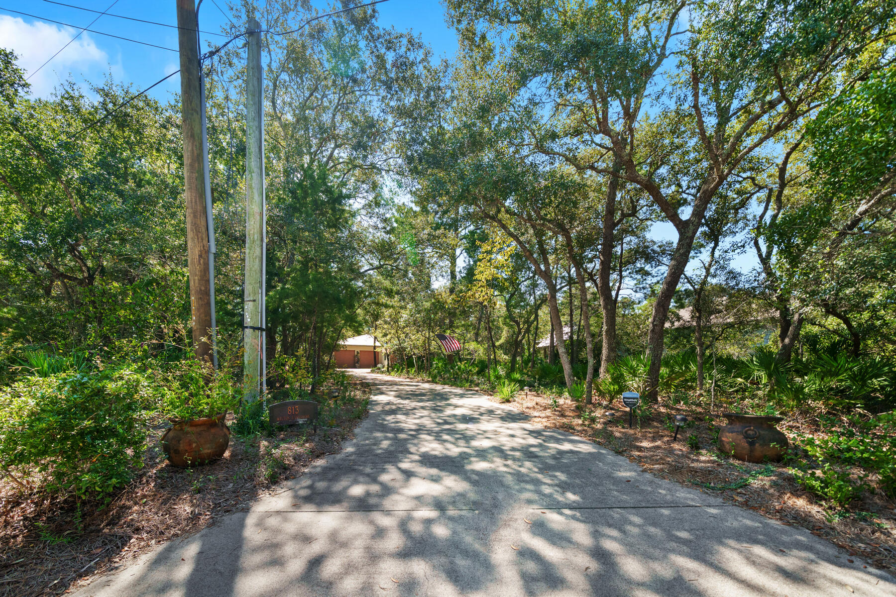 813 N Walton Lakeshore Drive