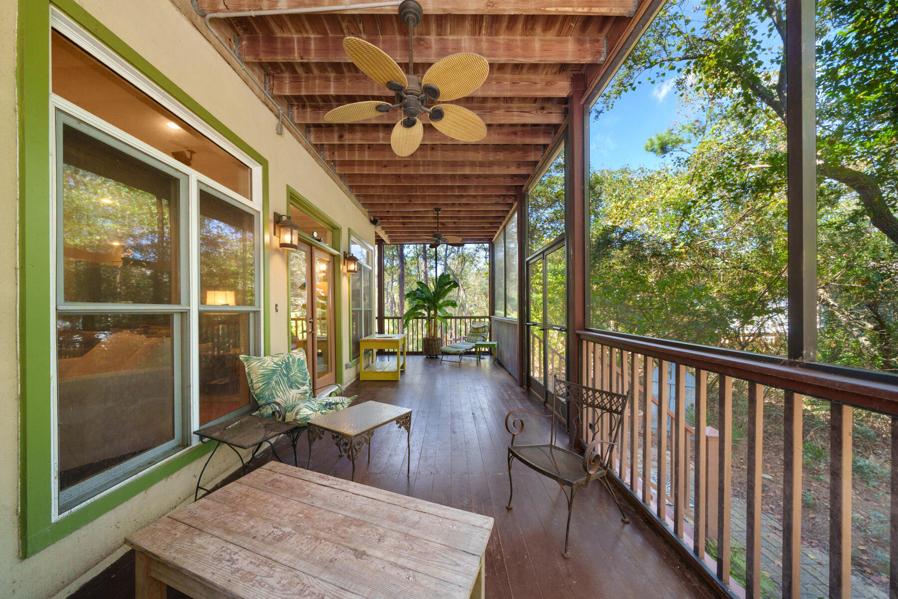 813 N Walton Lakeshore Drive