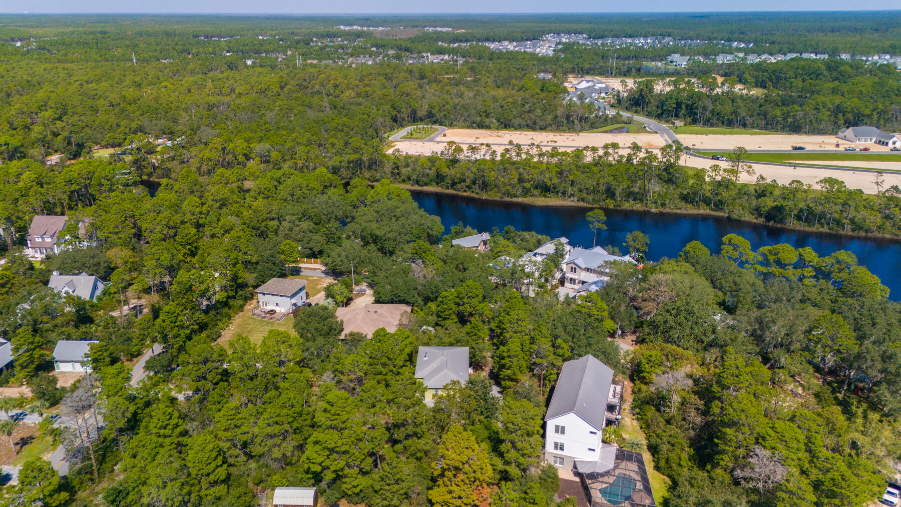 813 N Walton Lakeshore Drive
