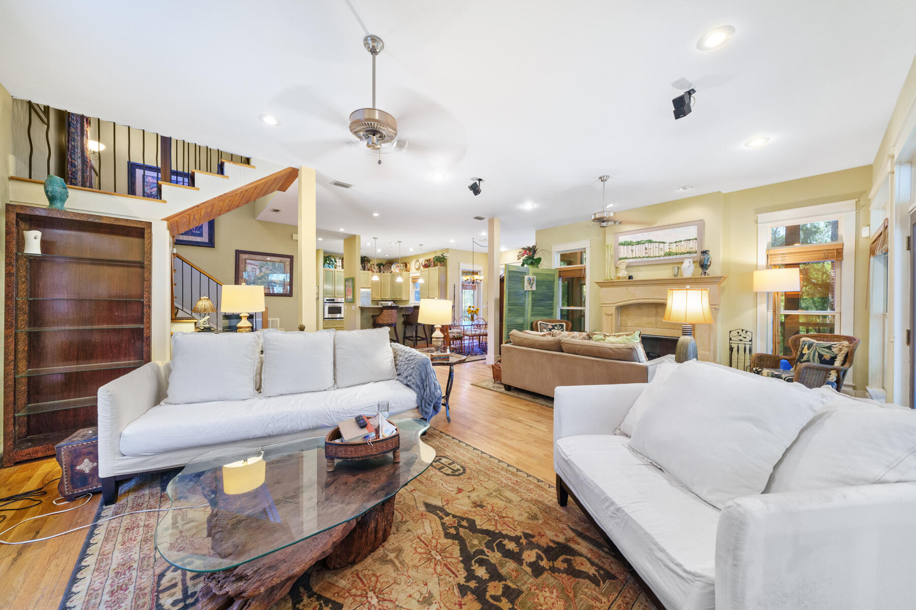813 N Walton Lakeshore Drive