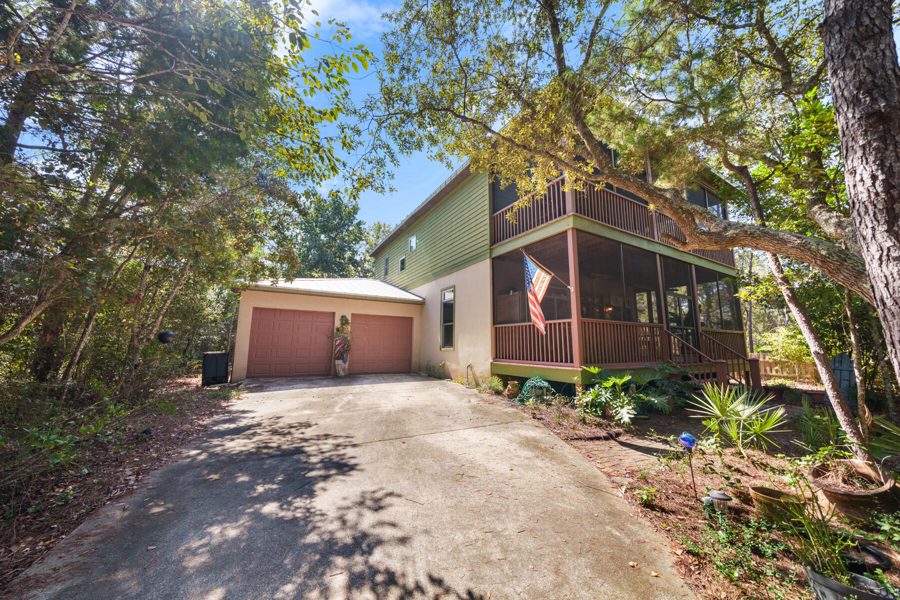813 N Walton Lakeshore Drive