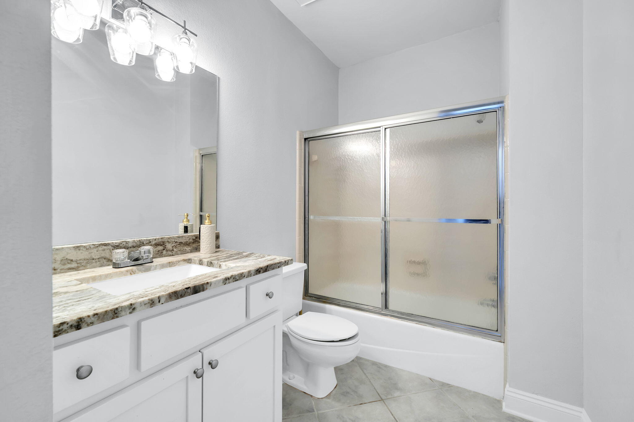 3604 E County Highway 30A UNIT B3