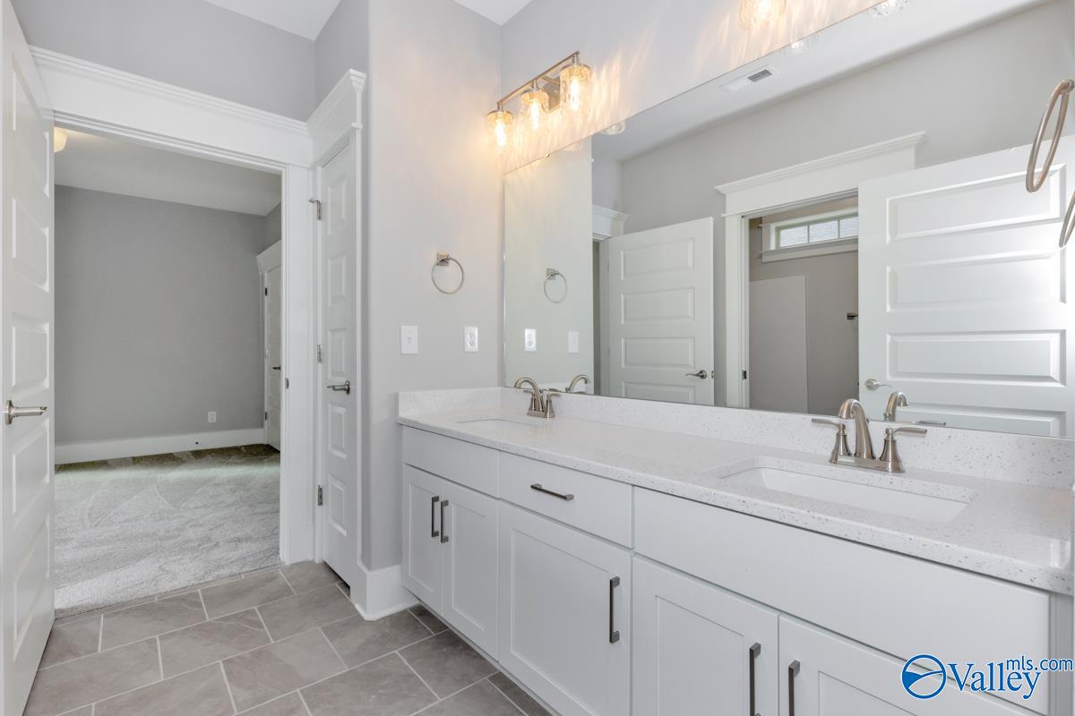 9576 NW Abington Cove Boulevard