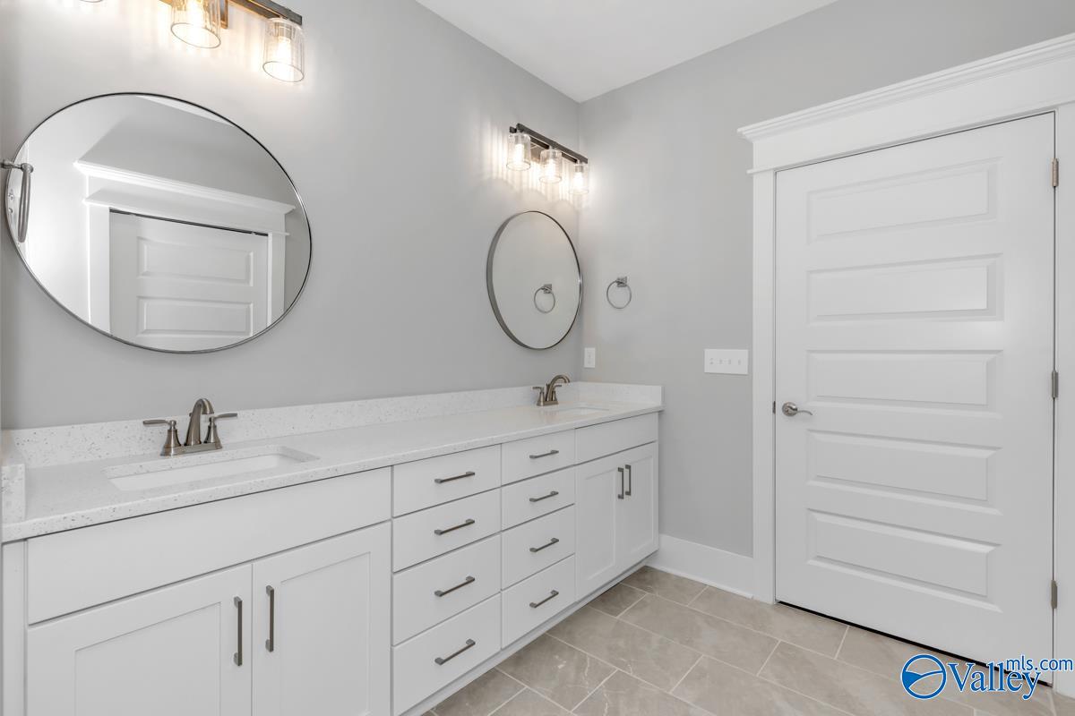 9576 NW Abington Cove Boulevard