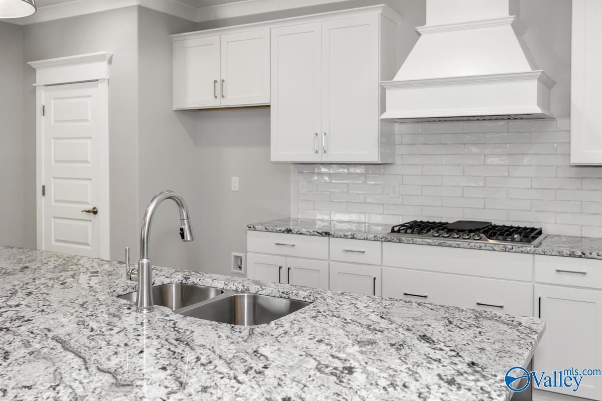 9576 NW Abington Cove Boulevard