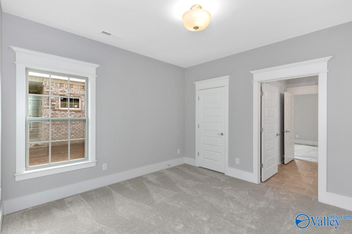 9576 NW Abington Cove Boulevard