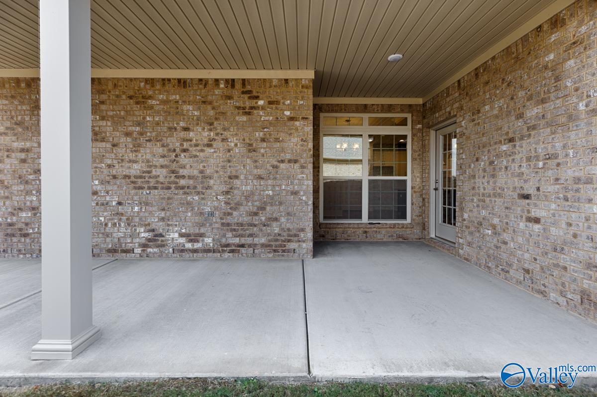 9576 NW Abington Cove Boulevard