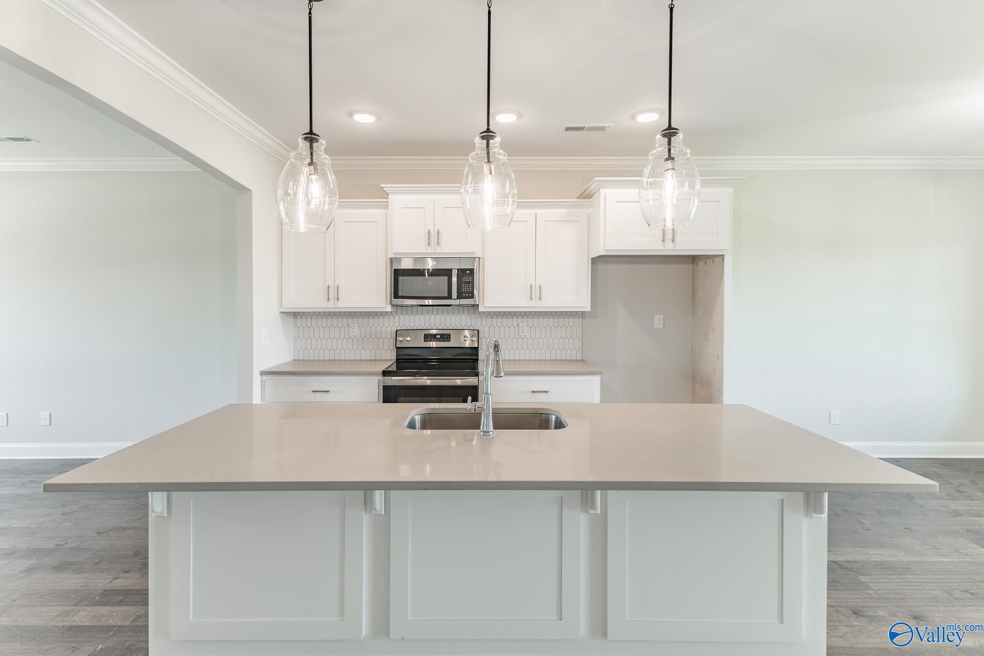 305 Avebury Road