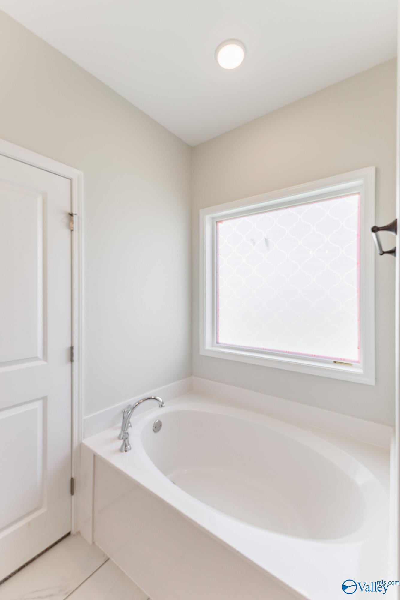 305 Avebury Road