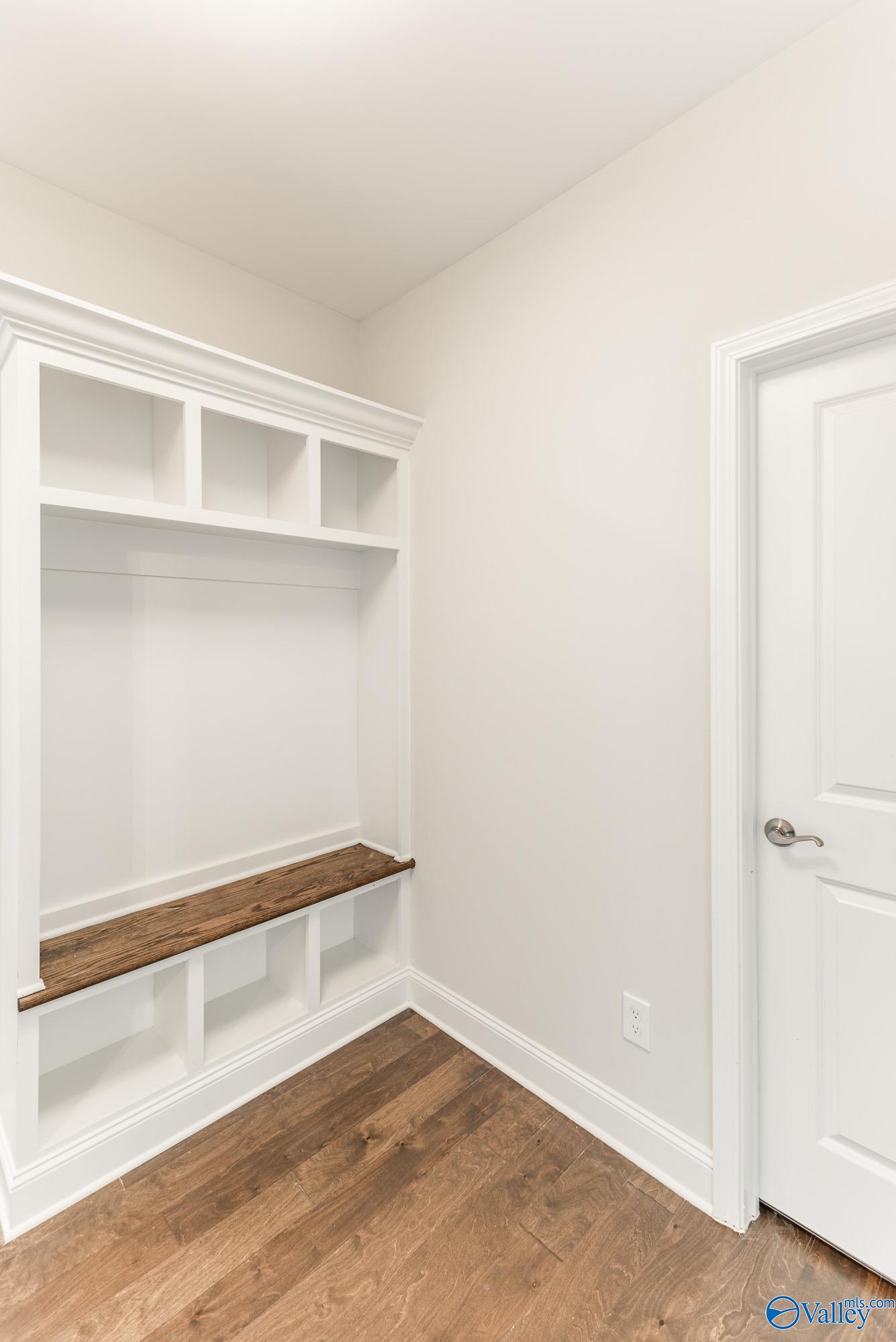305 Avebury Road