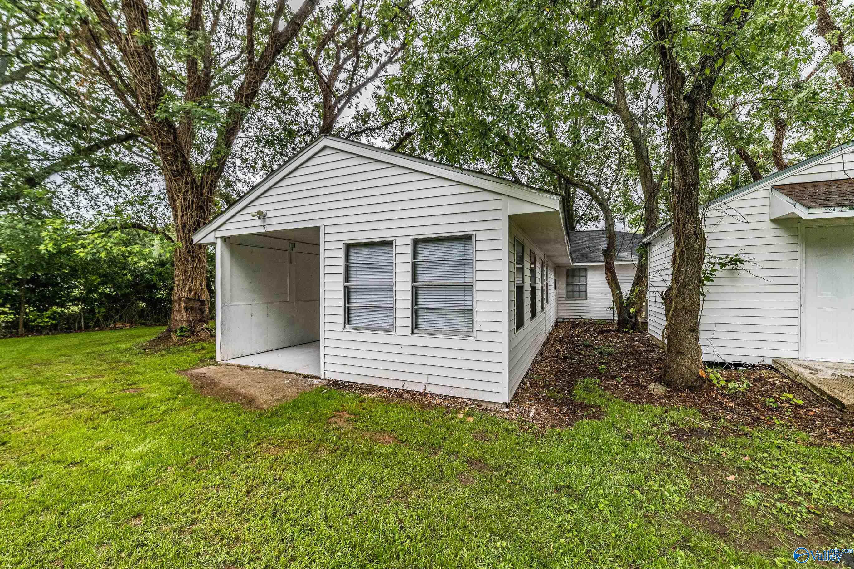 3414 Grassfort Drive SW