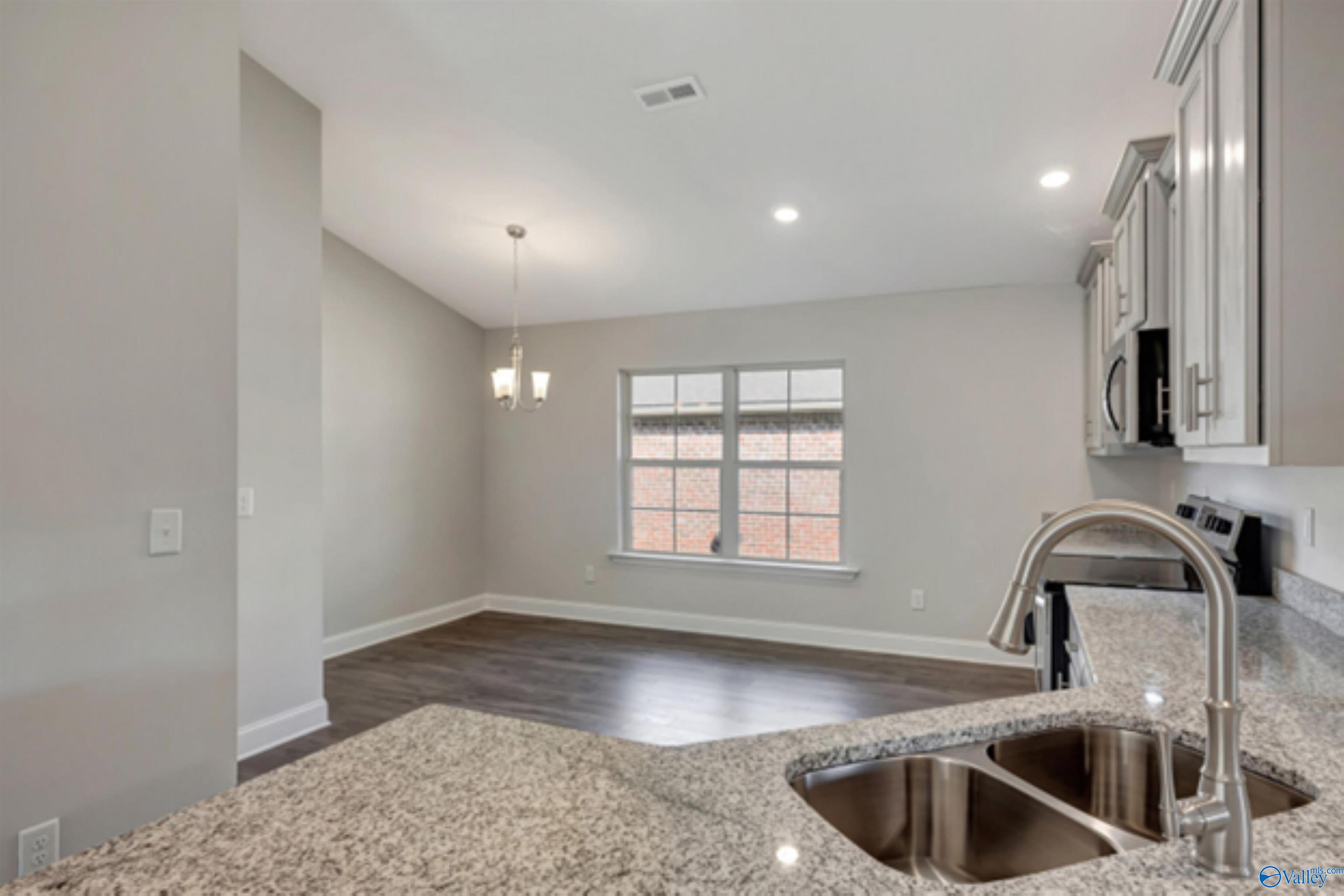 119 Bingham Way