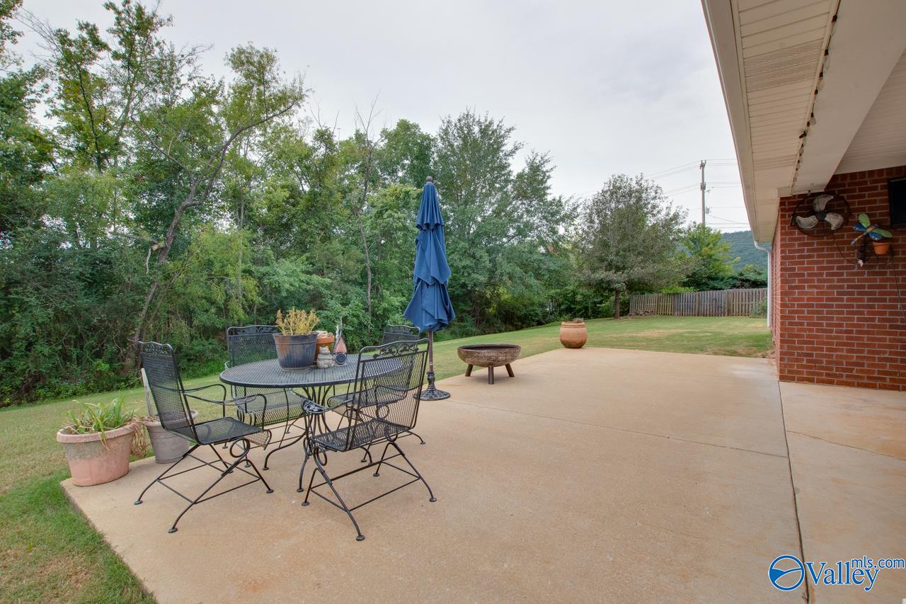 7522 Parktrace Lane