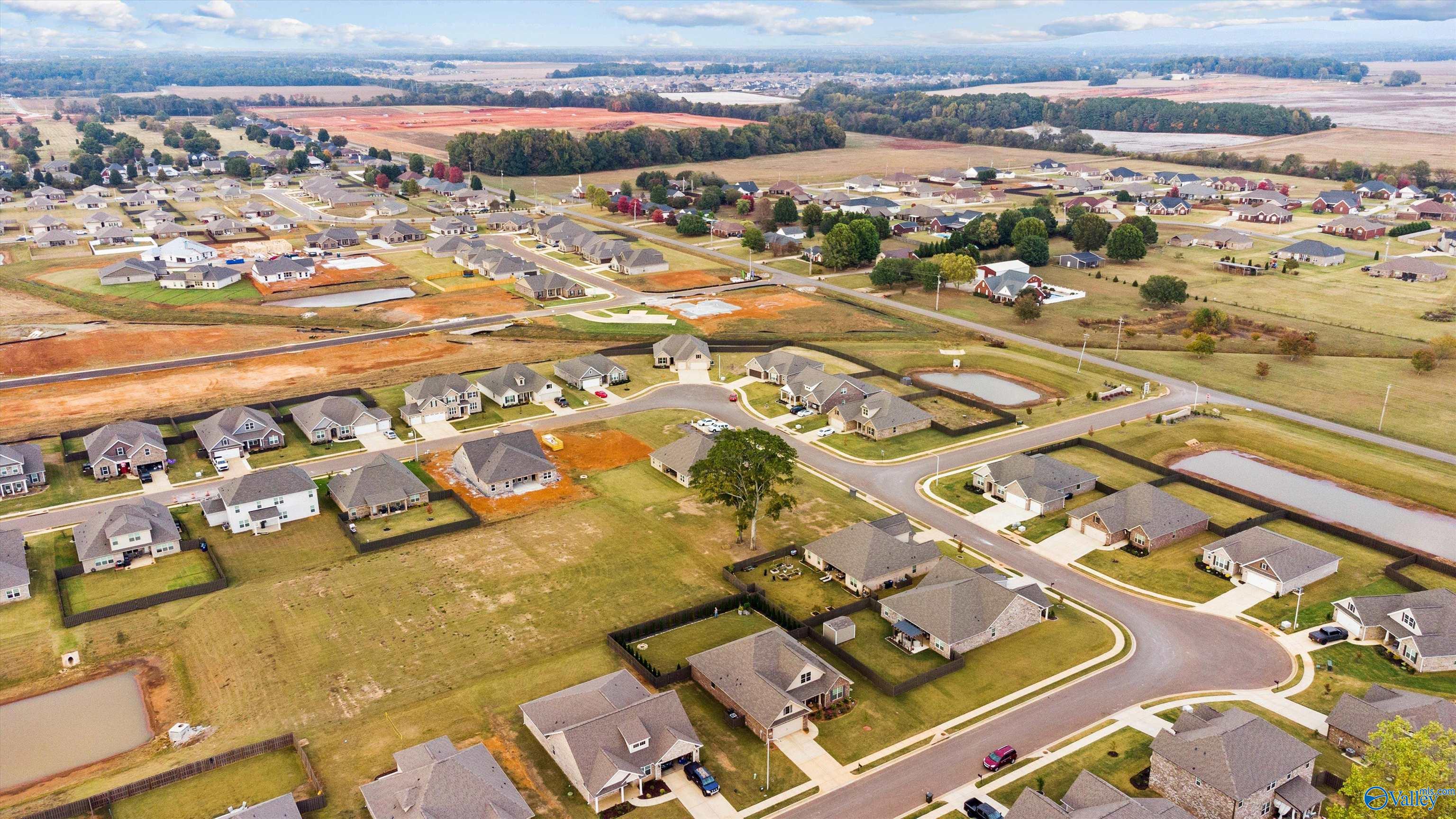 121 Slade Thomas Drive