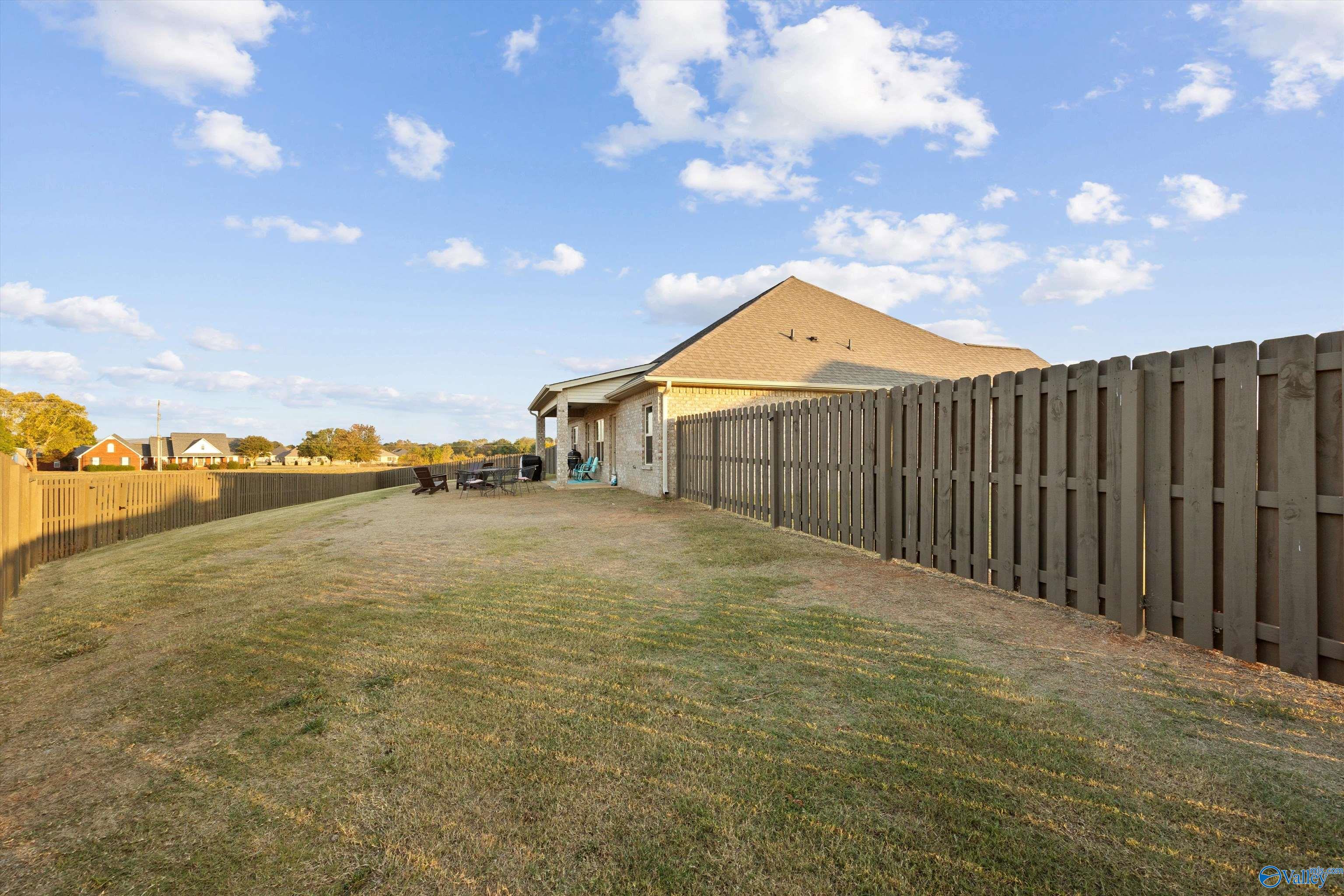 121 Slade Thomas Drive