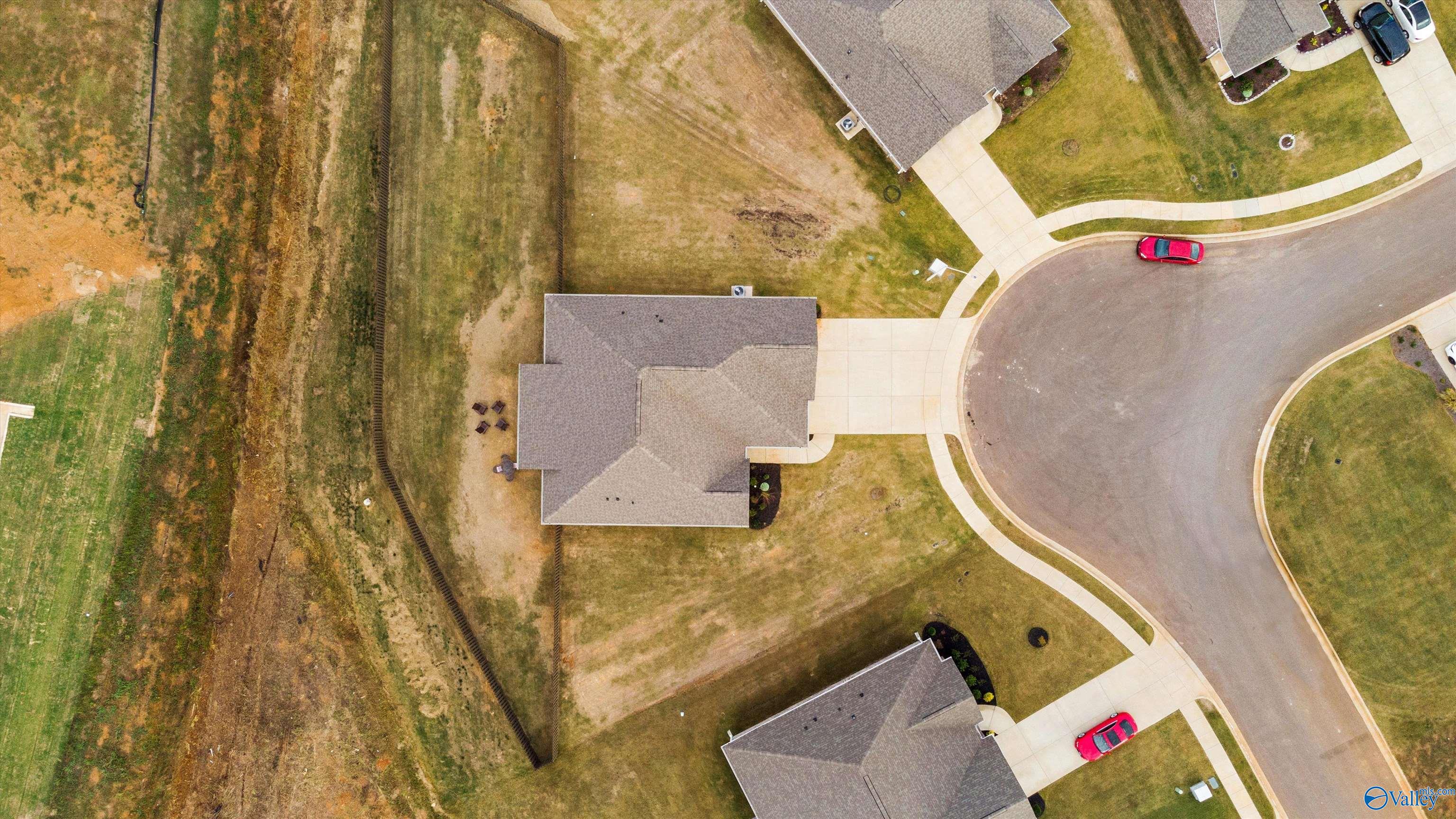 121 Slade Thomas Drive