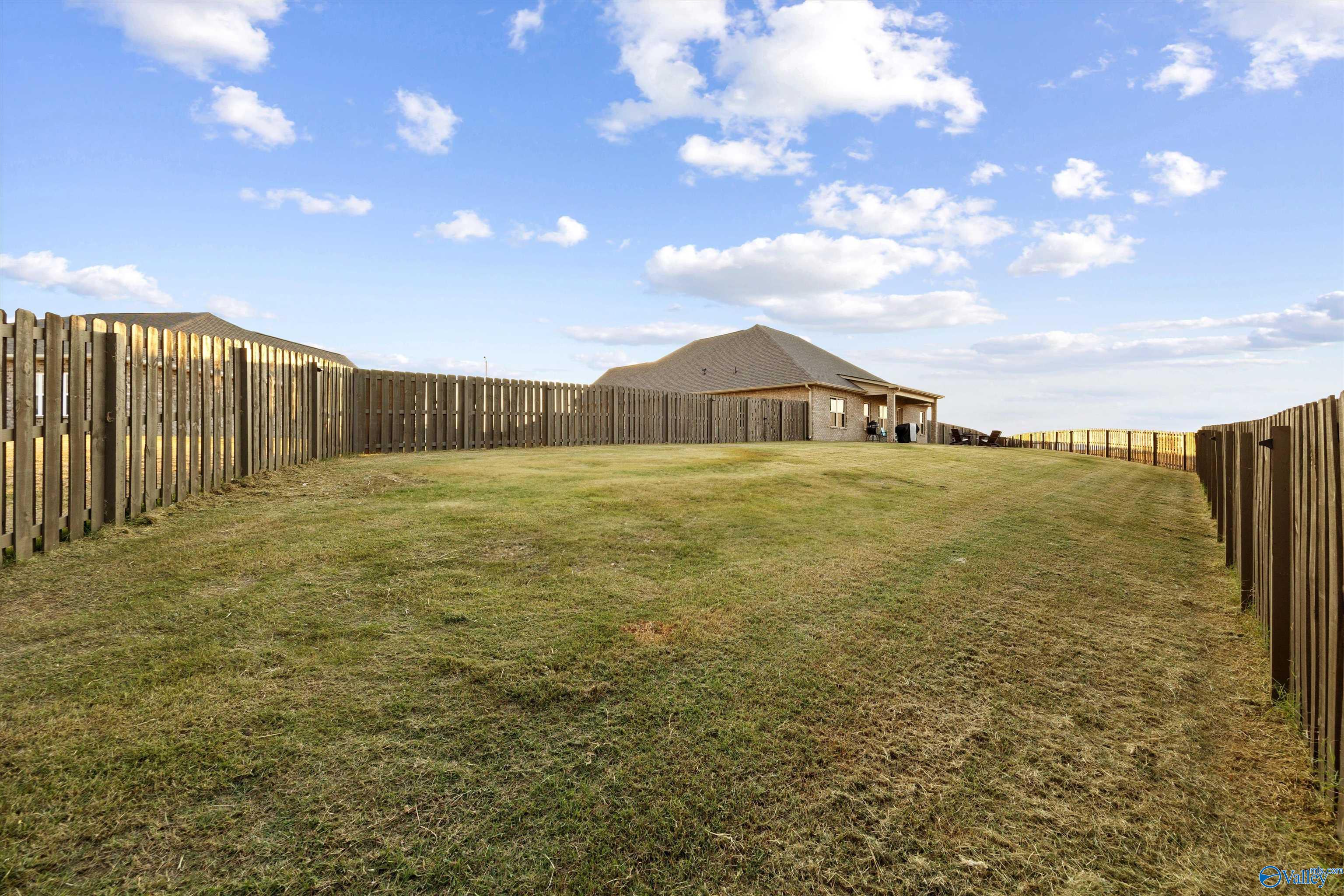 121 Slade Thomas Drive