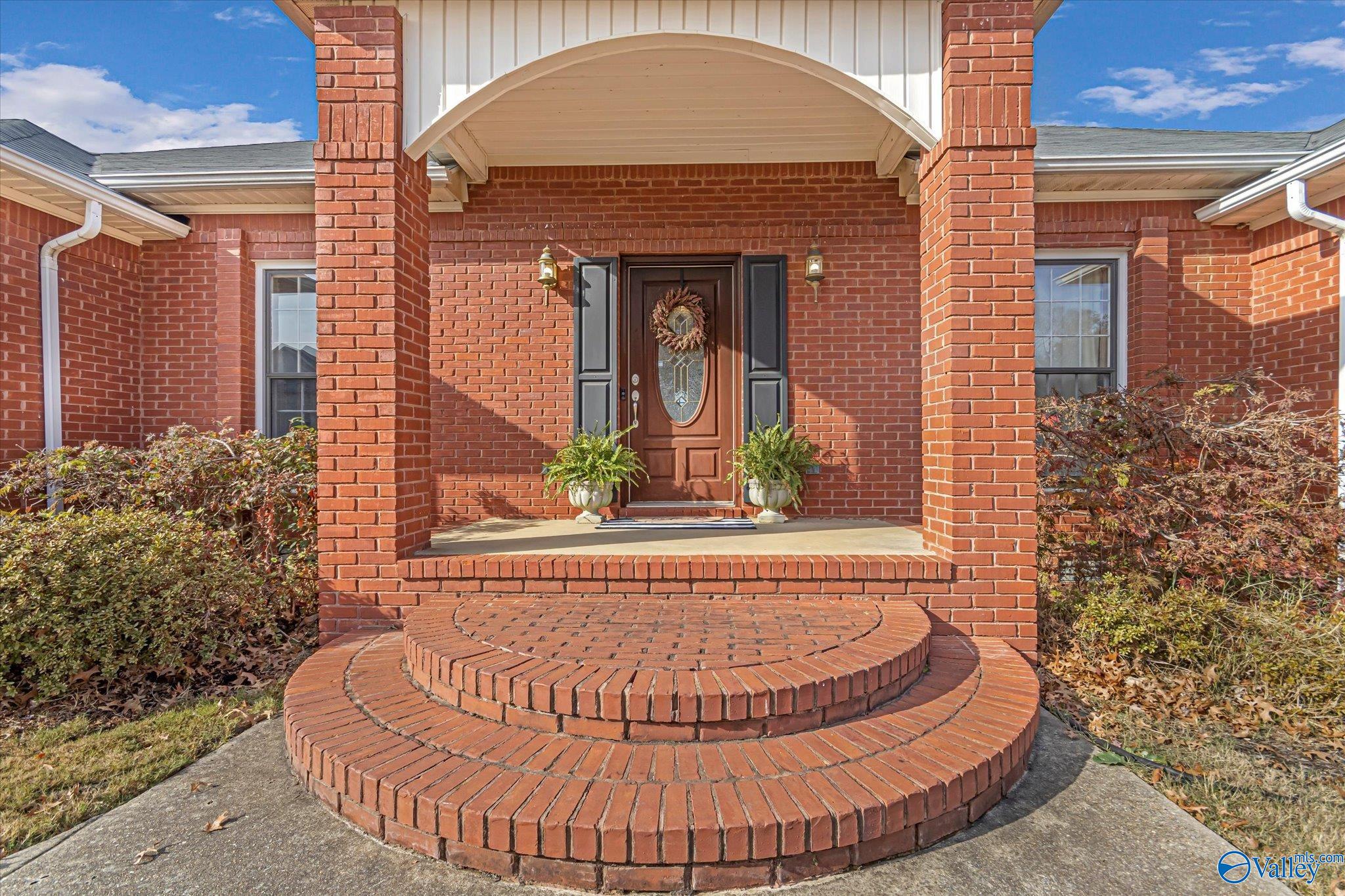 14743 Facet Circle