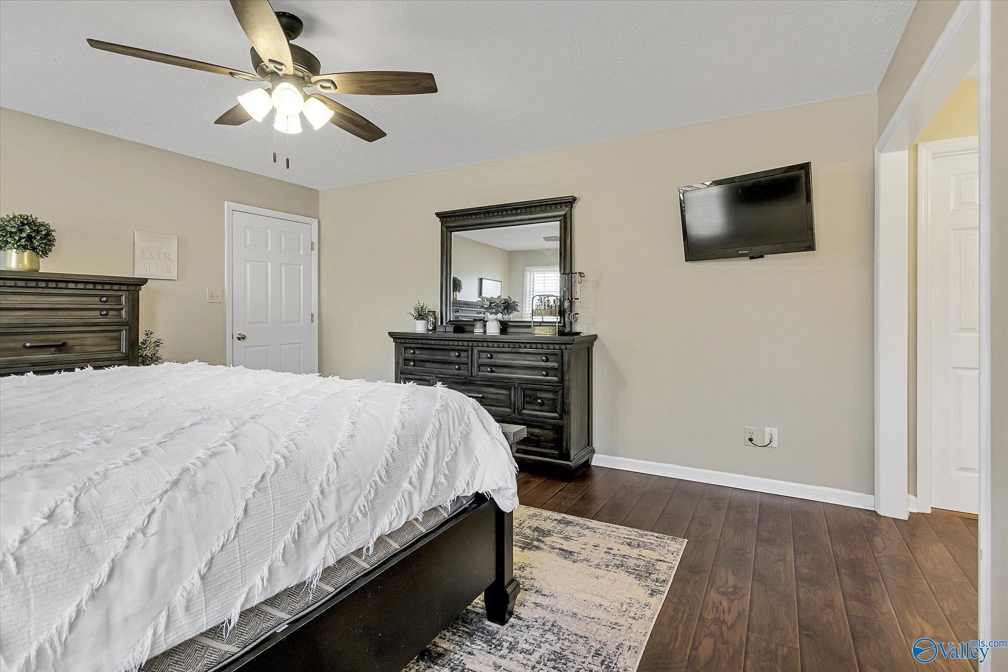 14743 Facet Circle