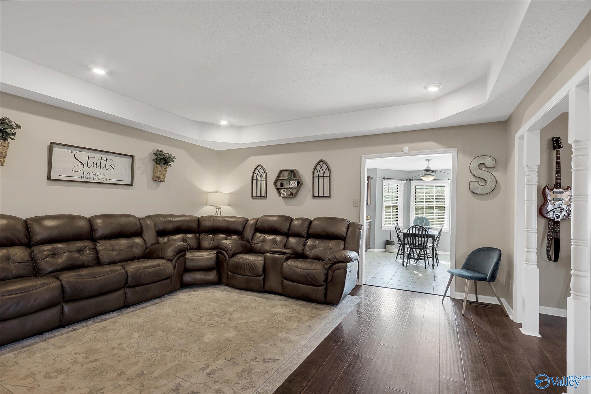 14743 Facet Circle