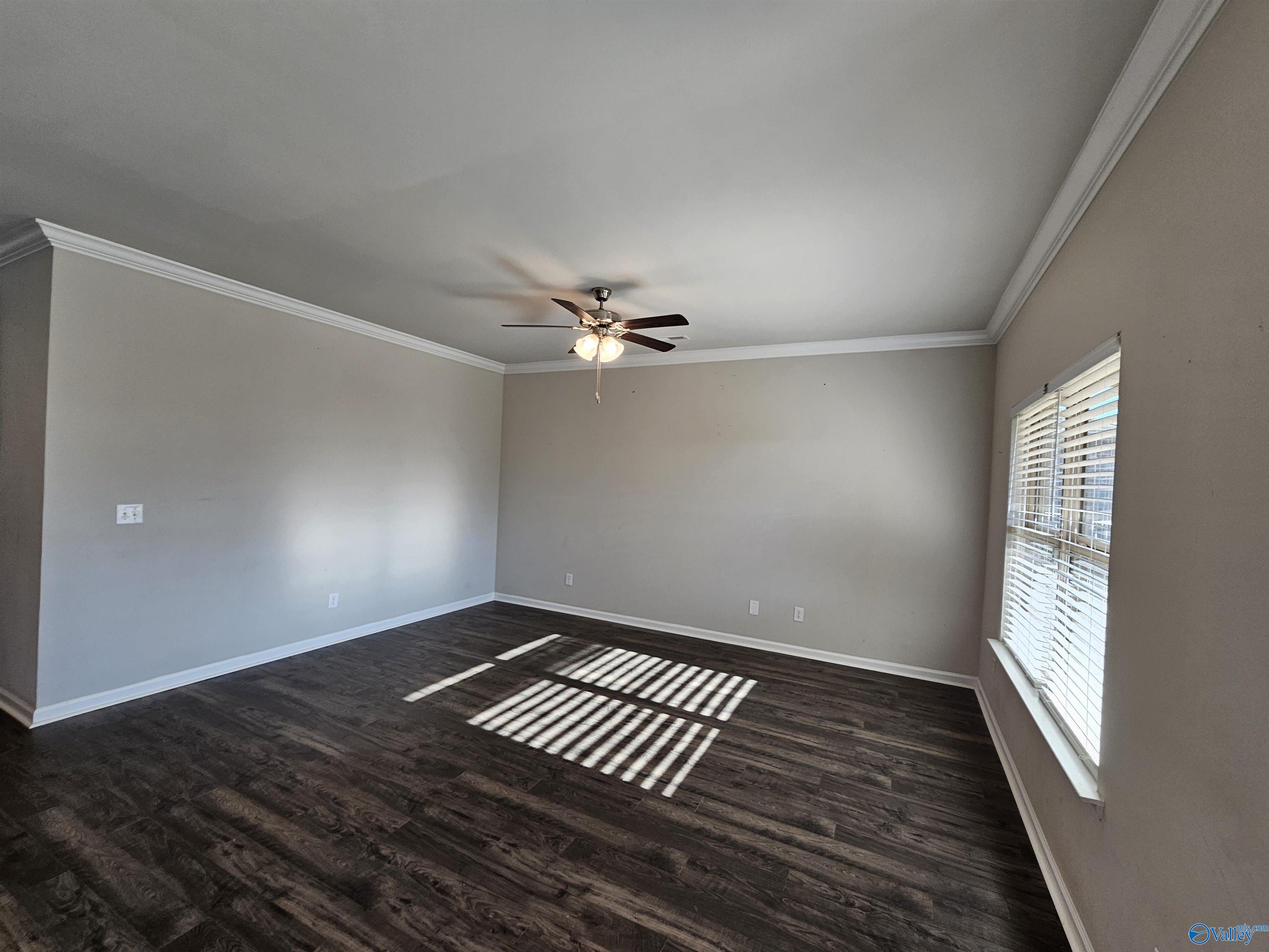 14592 London Lane