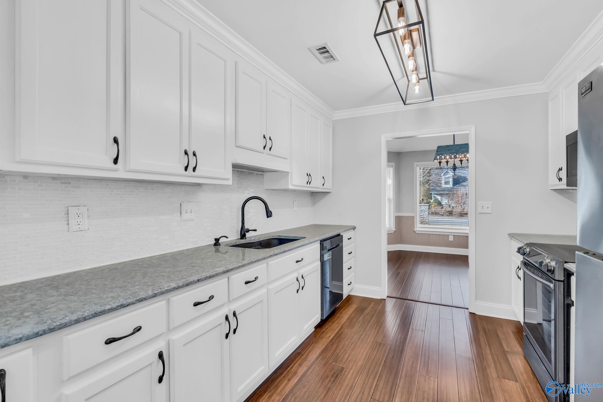 103 Hylis Circle