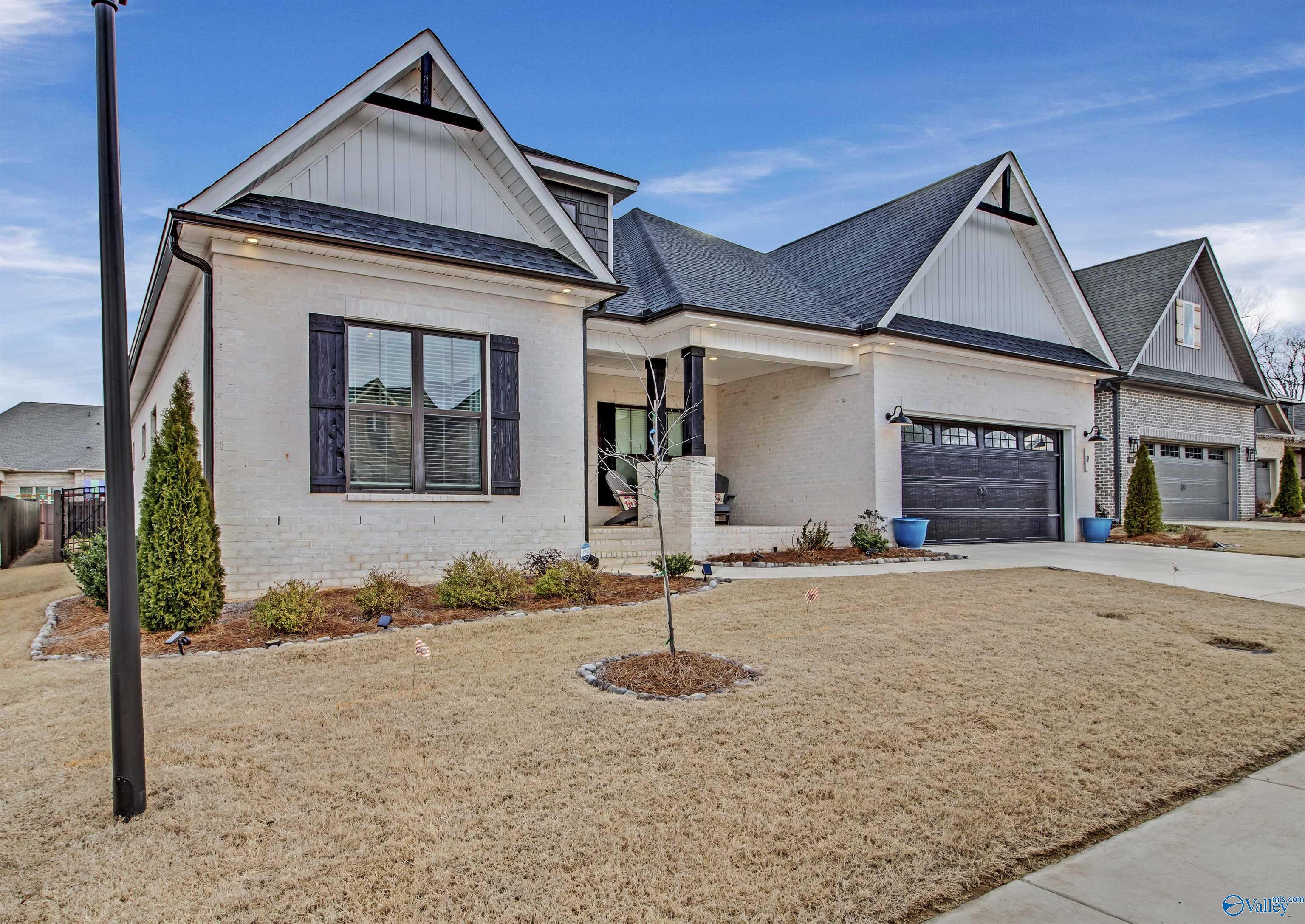 9 Thicket Grove Circle SW