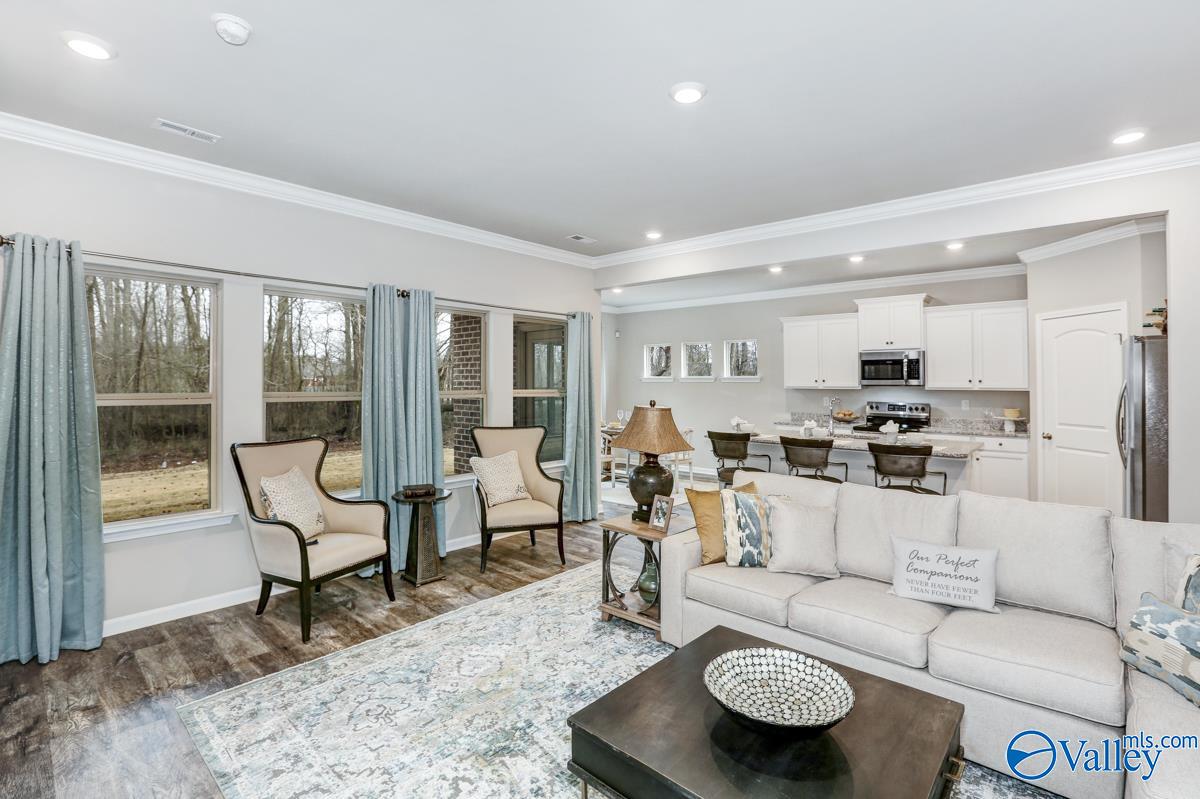 6506 NW Jacaranda Drive