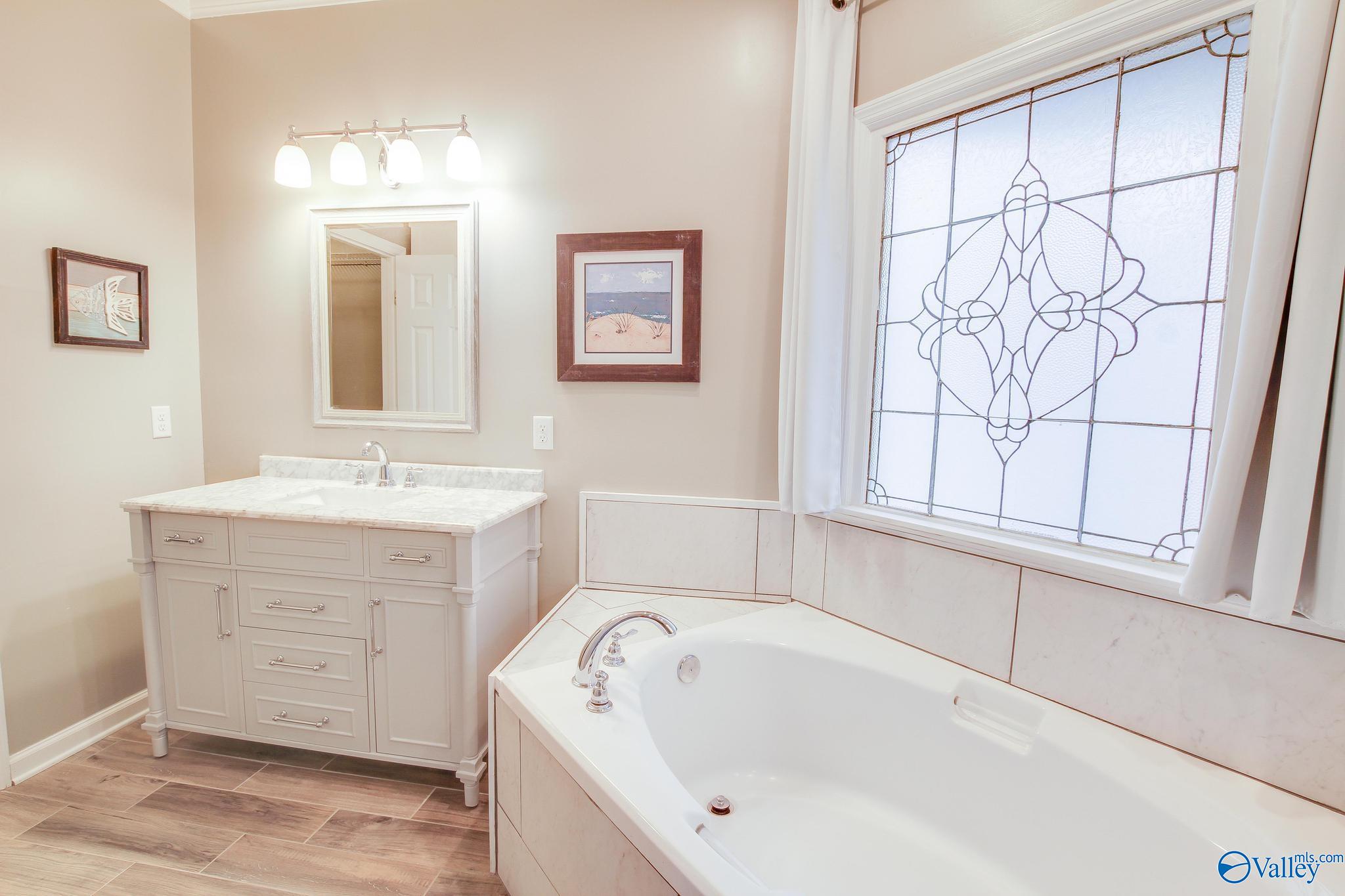 3306 Cedarhurst Drive SW