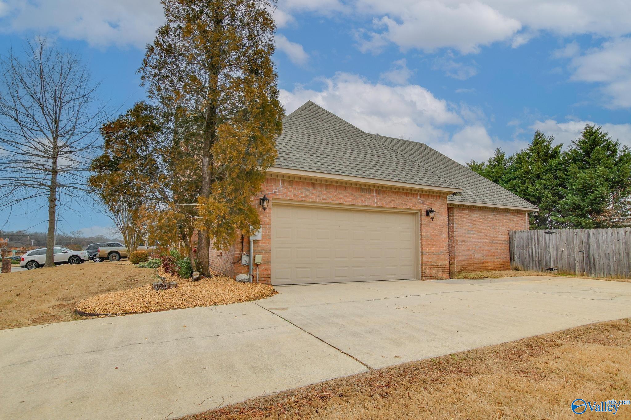 3306 Cedarhurst Drive SW