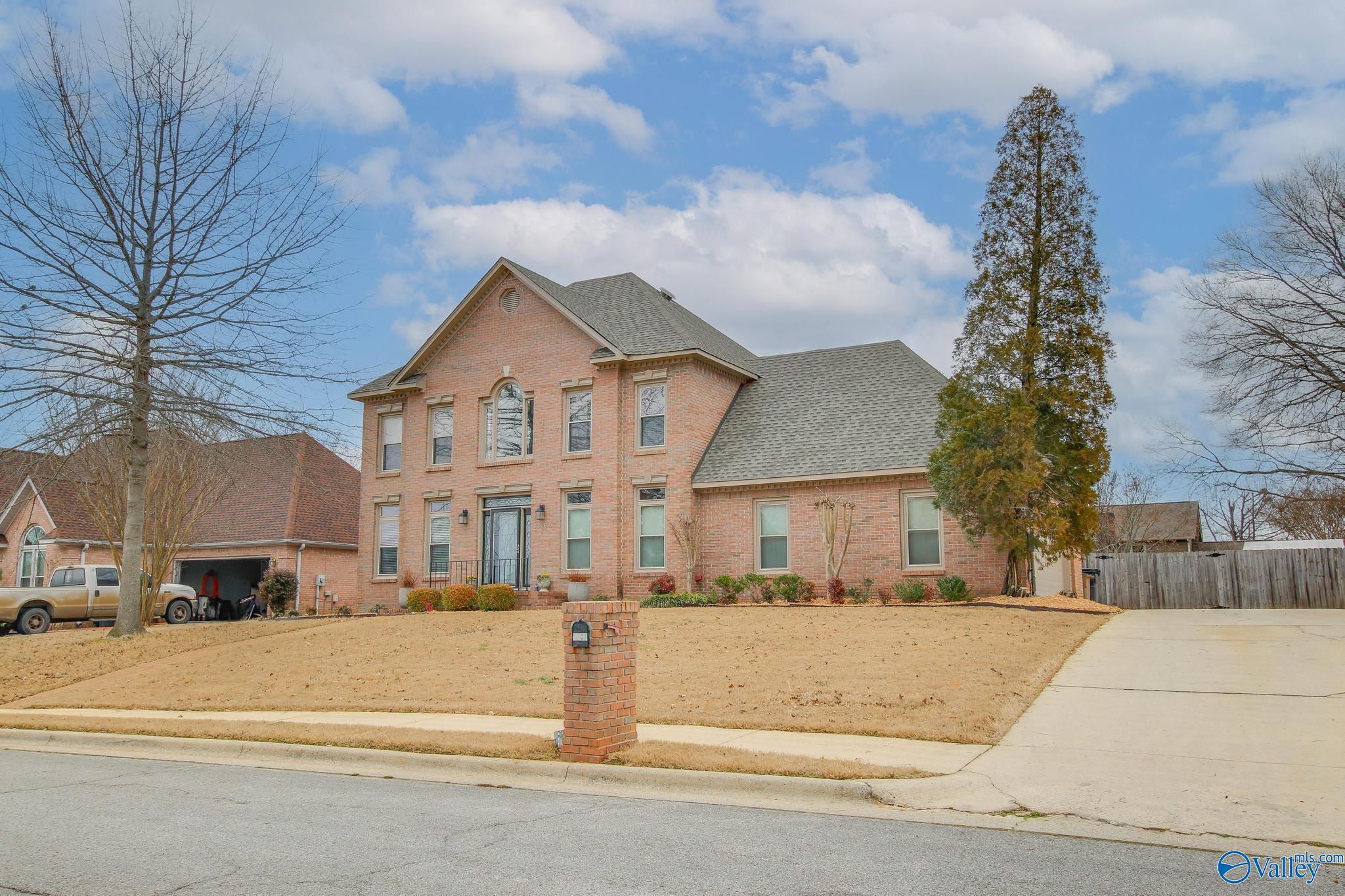 3306 Cedarhurst Drive SW