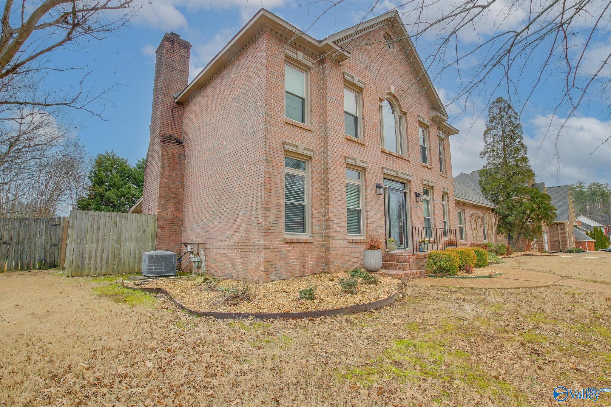 3306 Cedarhurst Drive SW