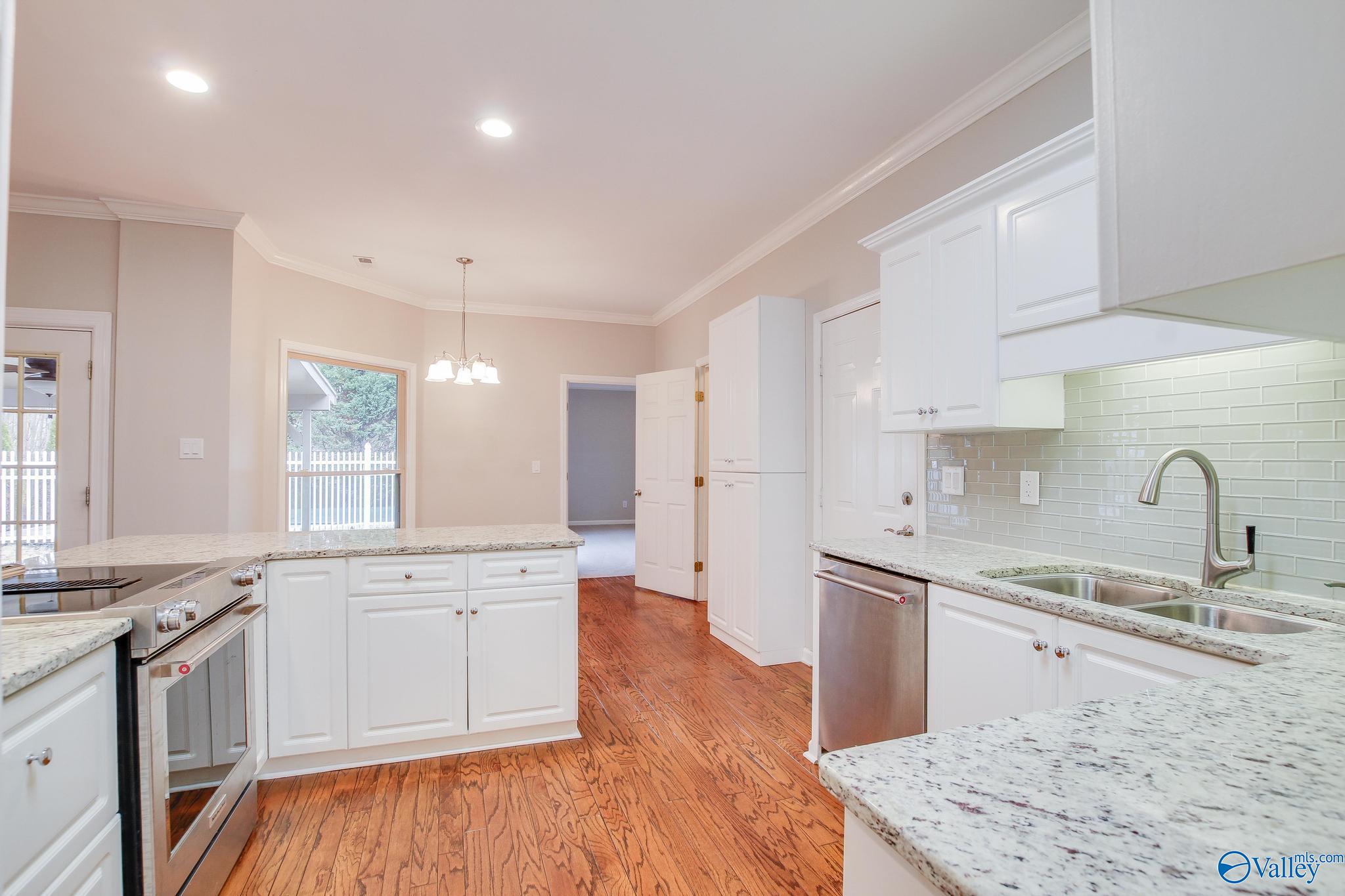 3306 Cedarhurst Drive SW