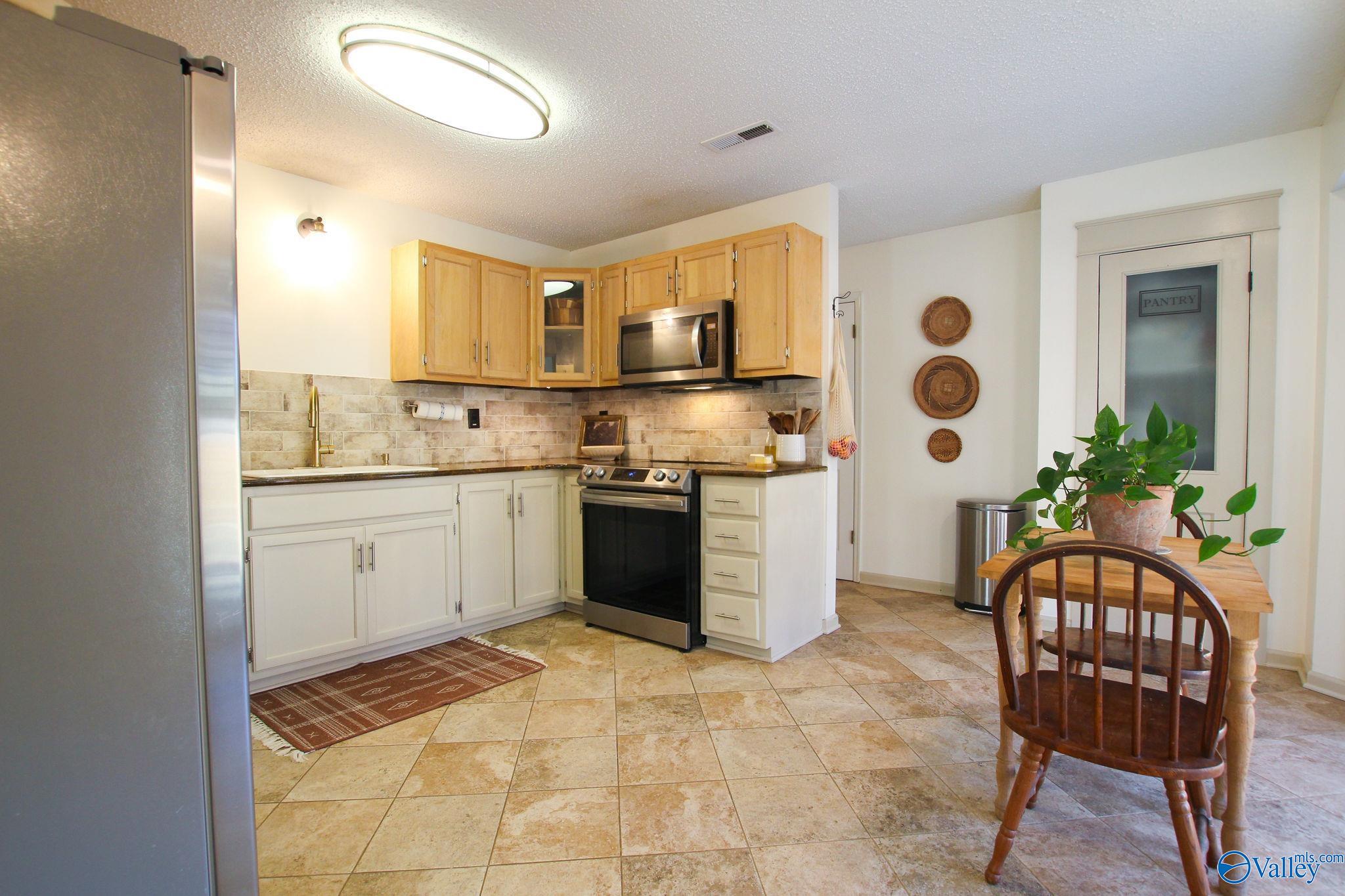 13905 Chimney Rock Circle SE