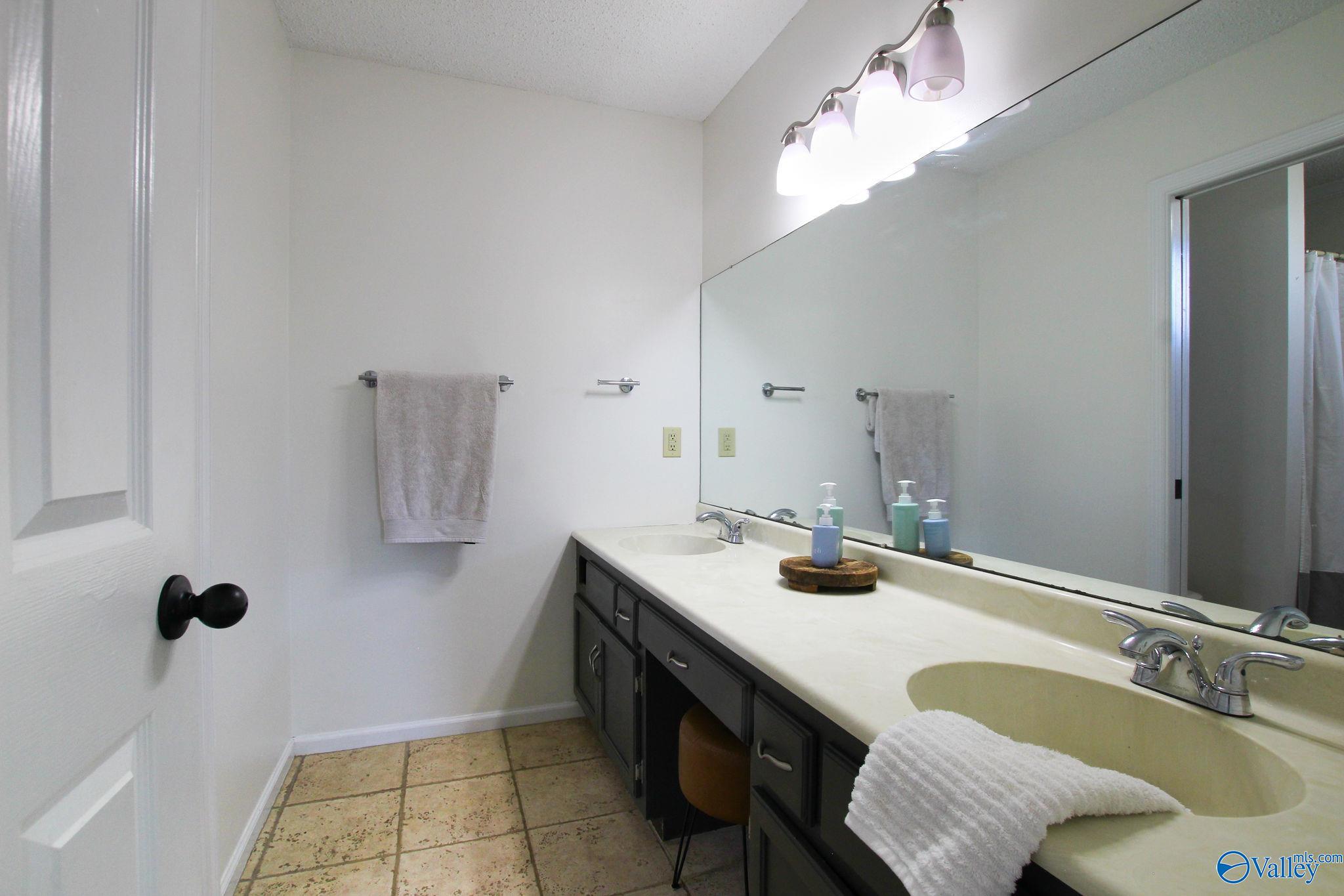 13905 Chimney Rock Circle SE