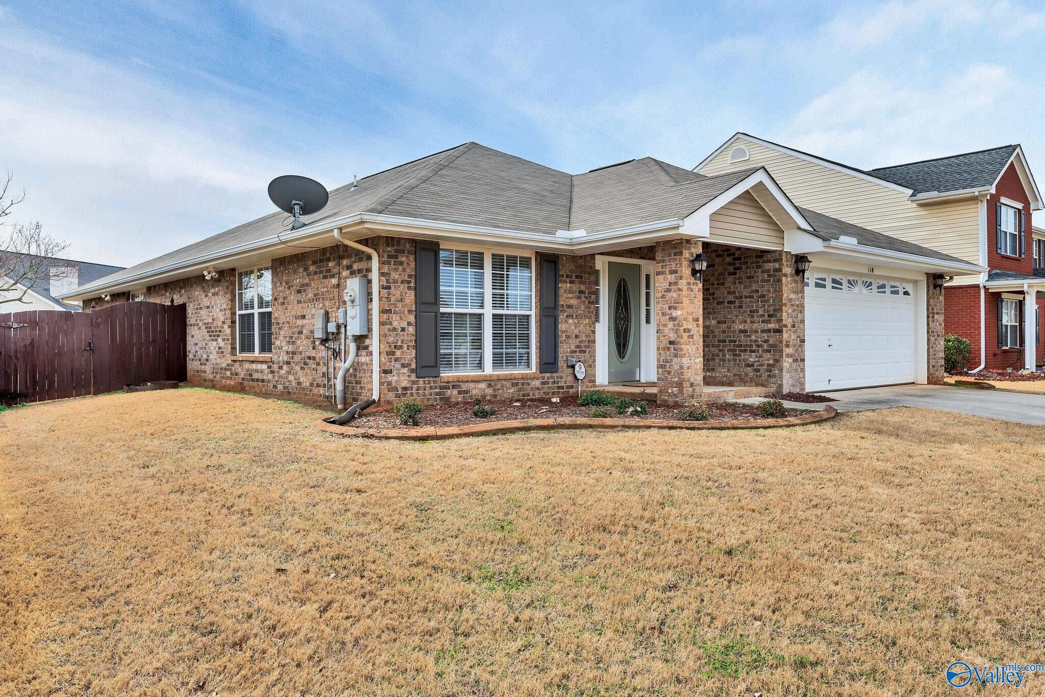 118 Cloverwood Drive SW