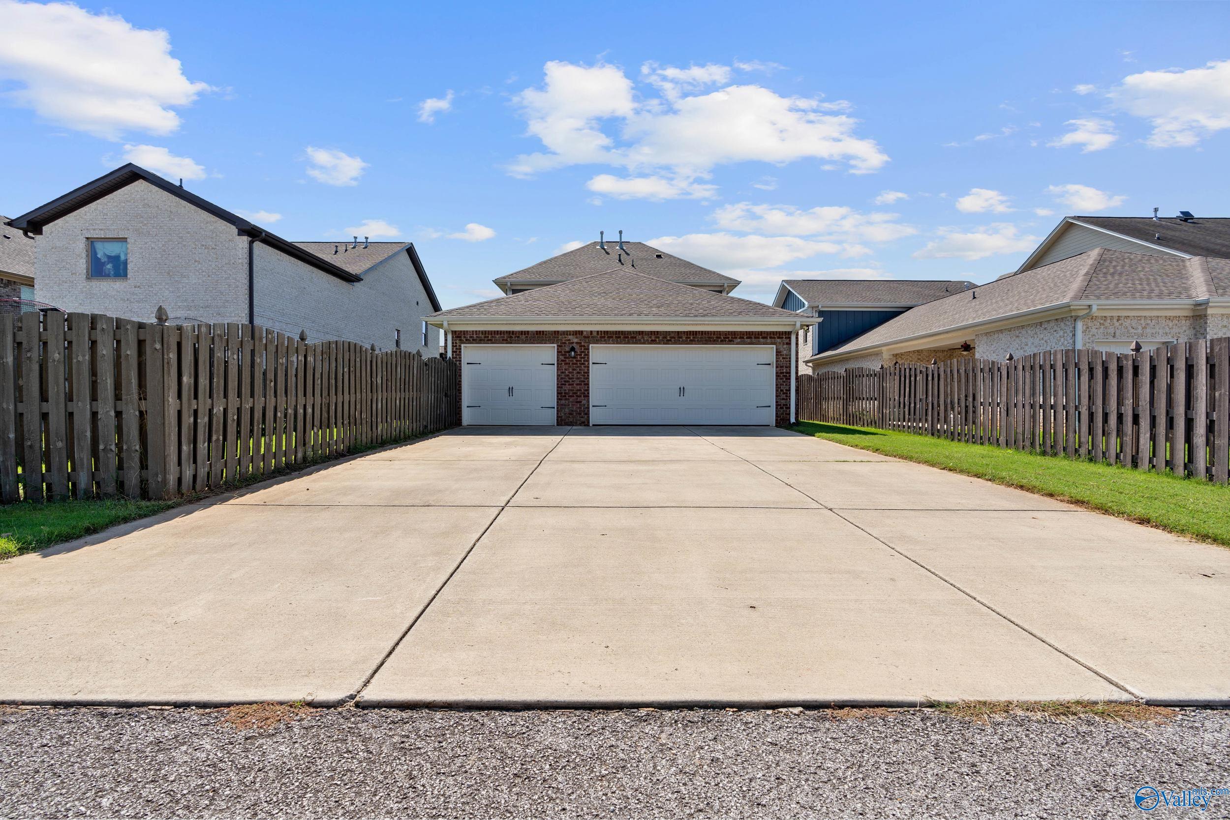 20 Desert Oak Court SW